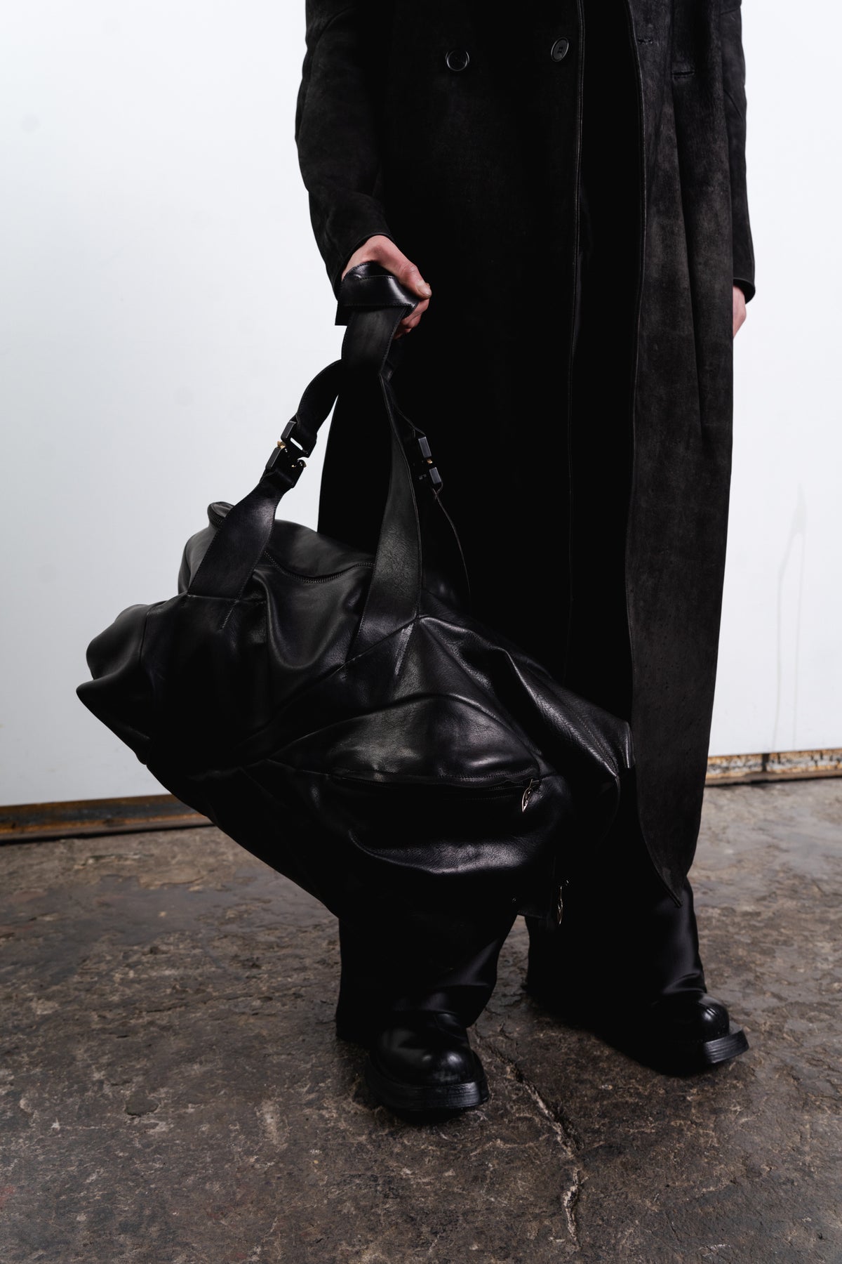 DISTORTION WEEKENDER BAG MEDIUM