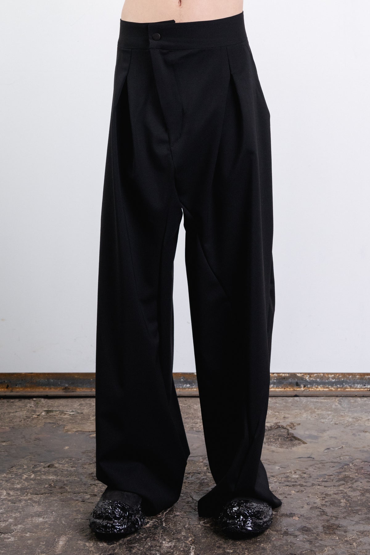 DISTORTION HIGH WAIST FOLD PANTS