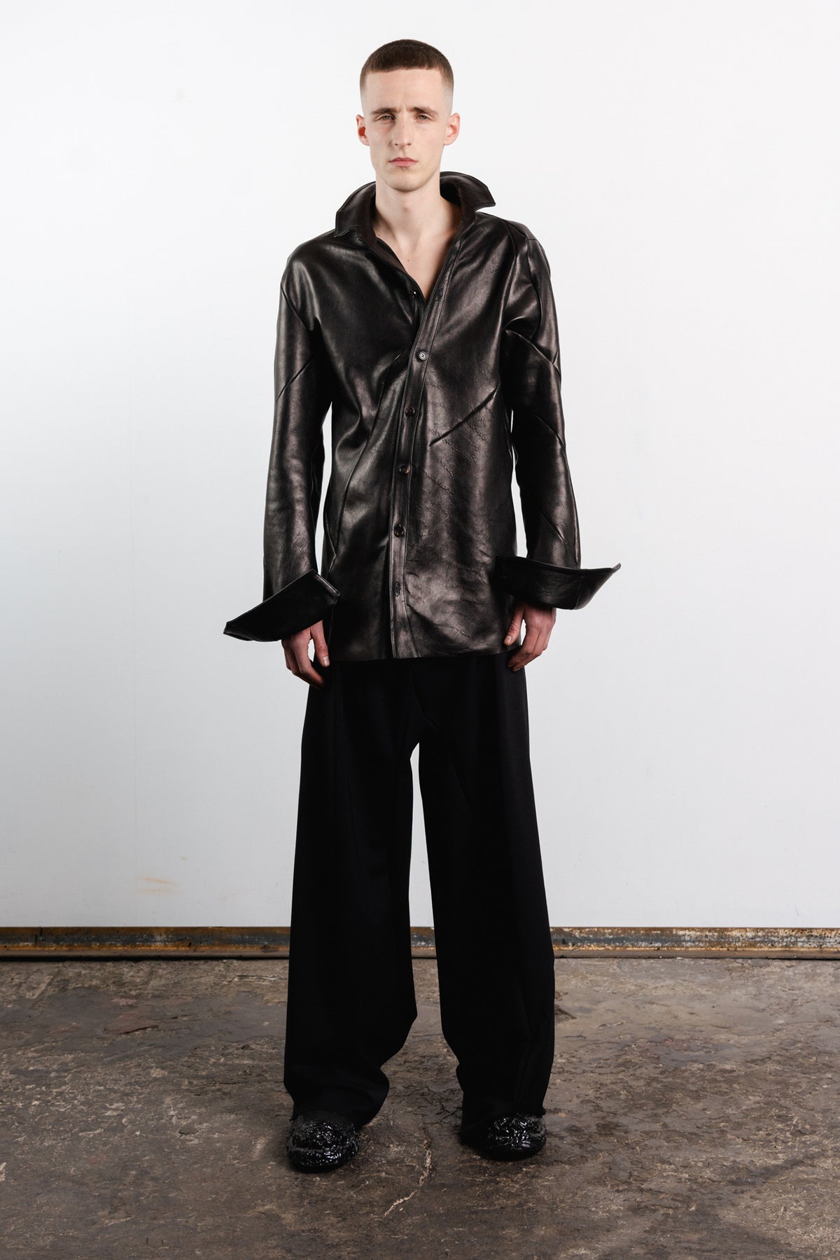 DISTORTION BUTTON DOWN SHIRT