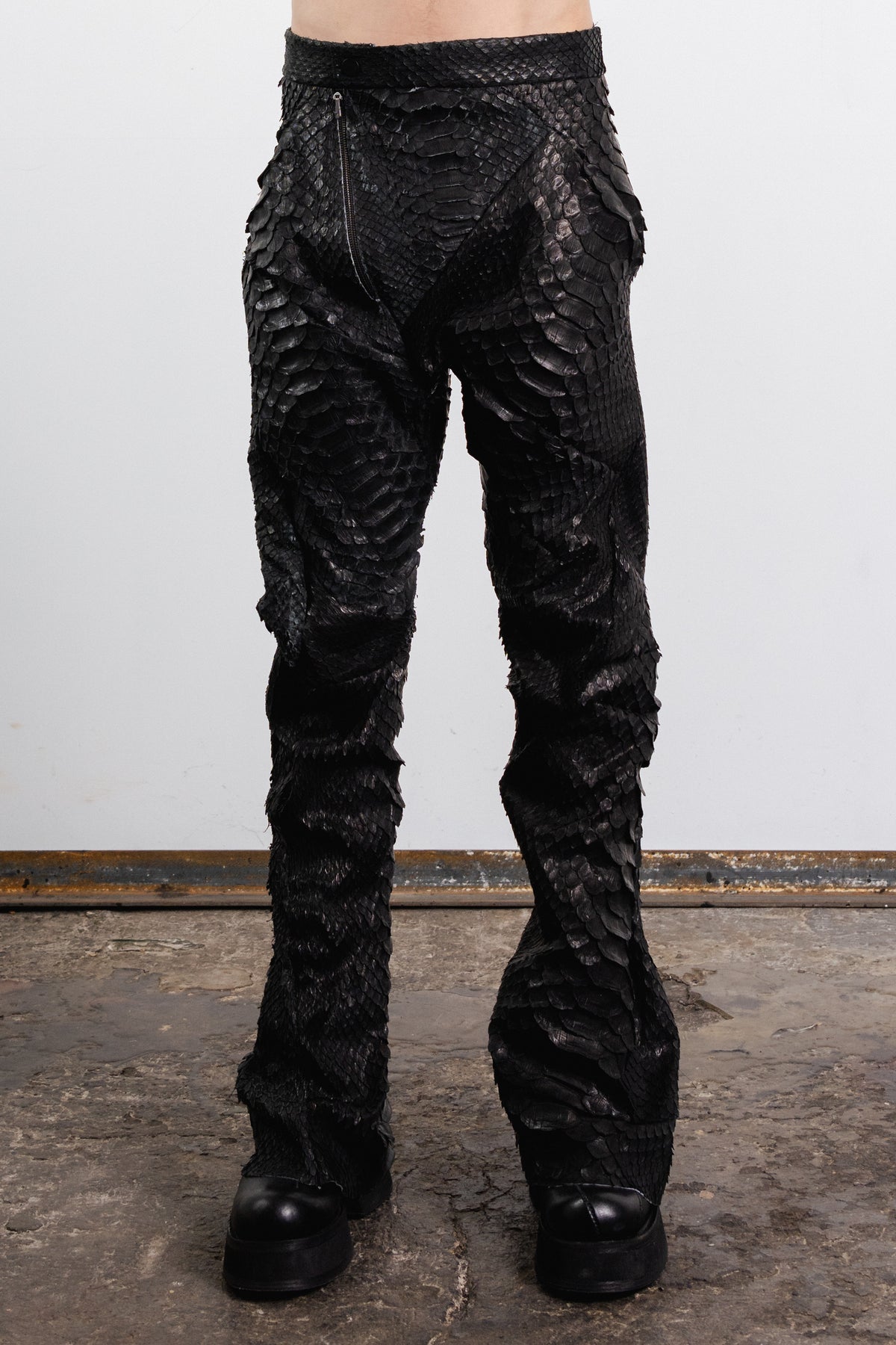 DISTORTION SCULPTURE PANTS