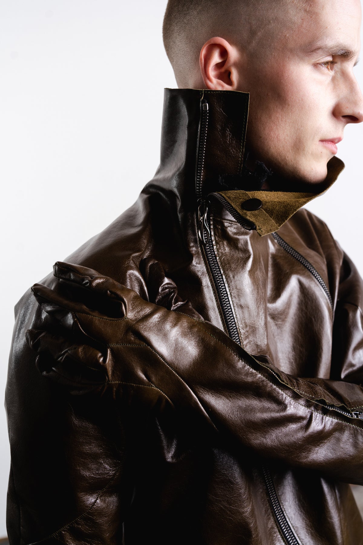 DISTORTION GLOVED STRAIT JACKET