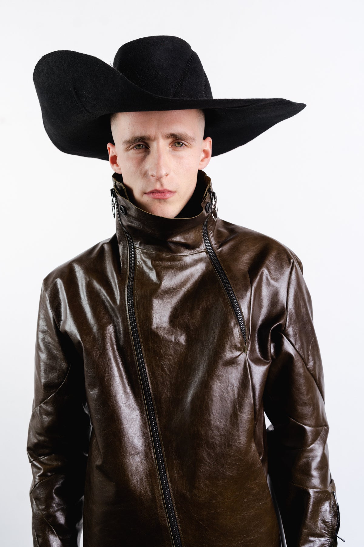 DISTORTION FOLDED SINGLE HAT
