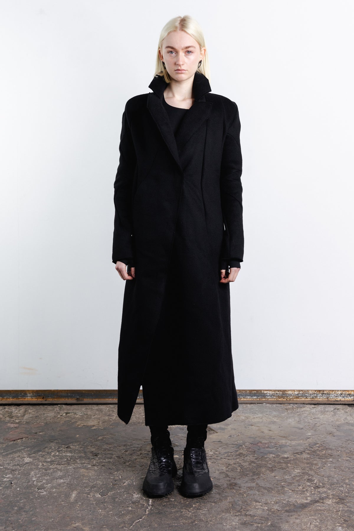 DISTORTION LAPEL COAT