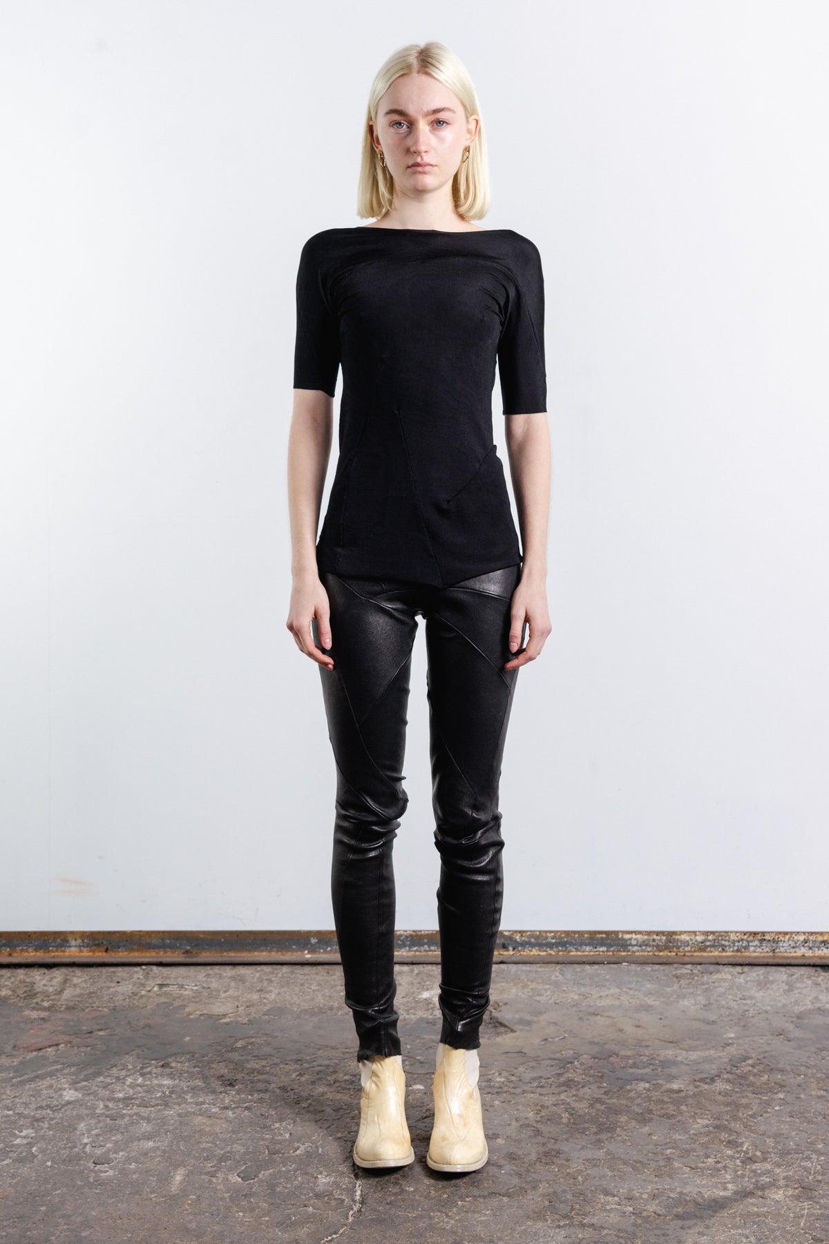 DISTORTION LOW BACK T-SHIRT