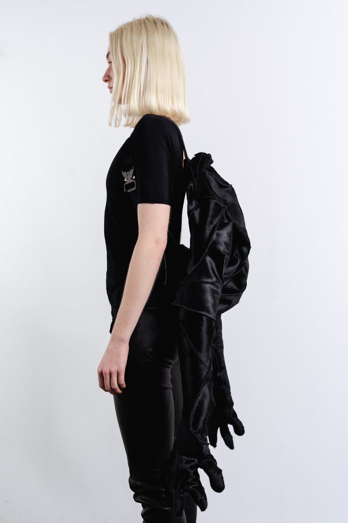 DISTORTION TORSO BAG