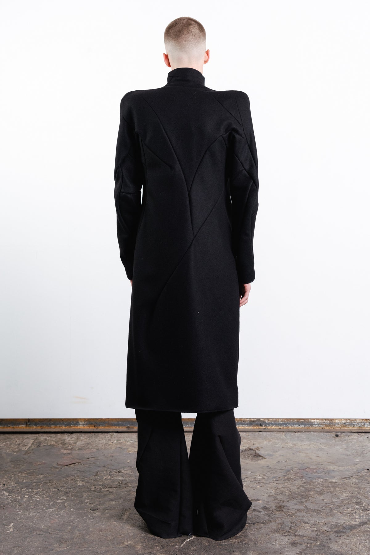 DISTORTION POWER SHOULDER COAT