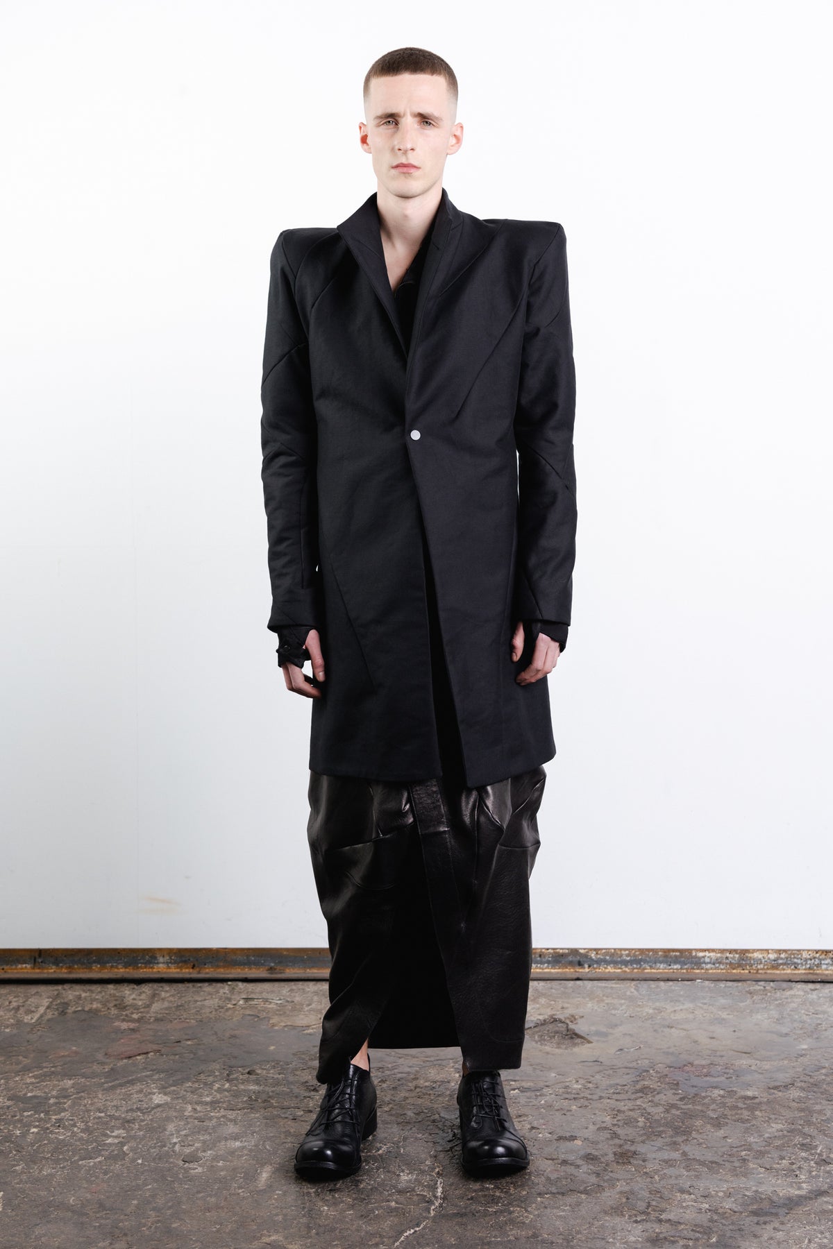 DISTORTION POWER SHOULDER LONG BLAZER