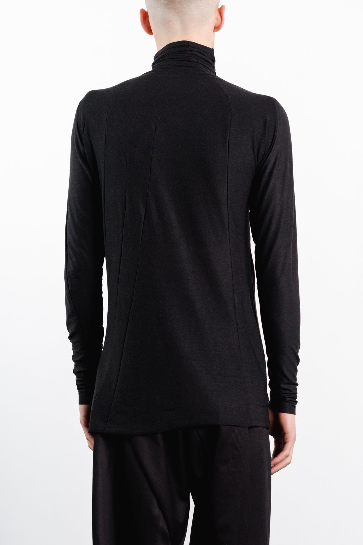 DISTORTION TIGHT TURTLENECK