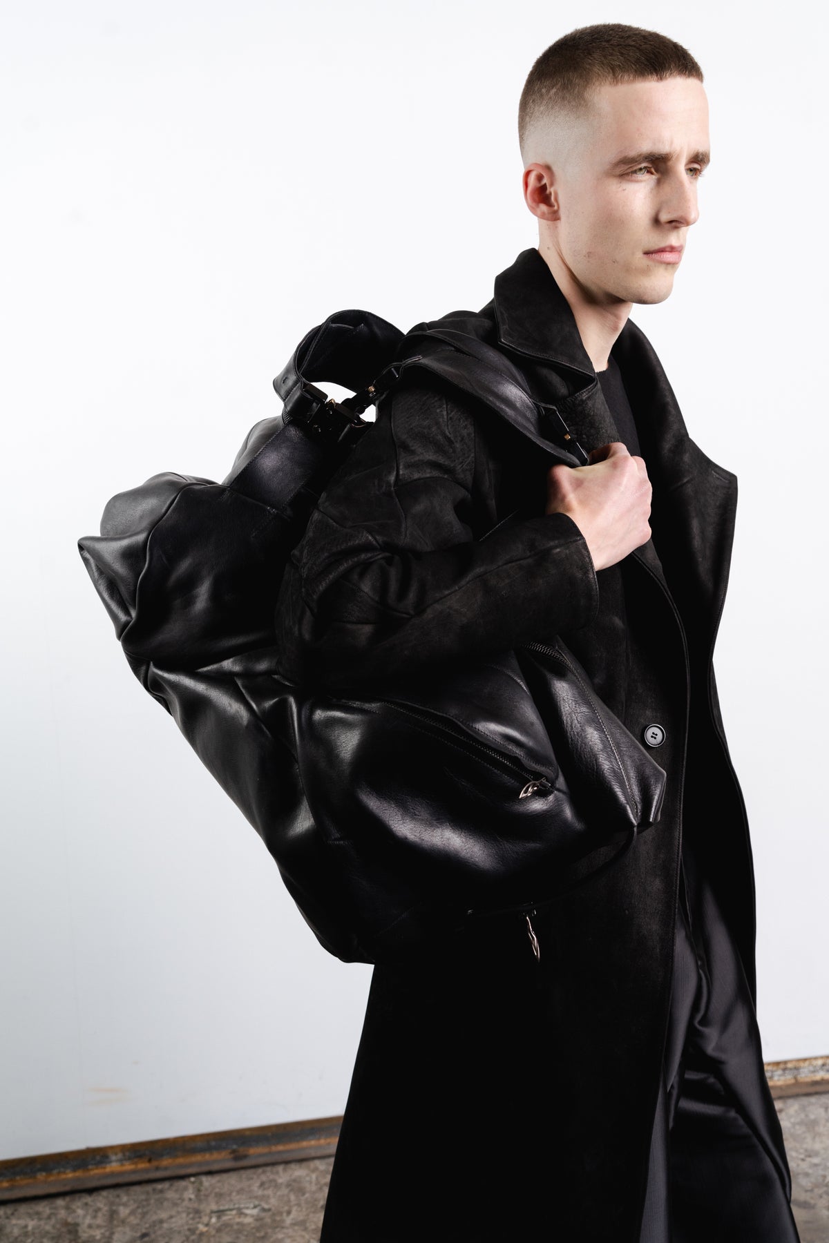 DISTORTION WEEKENDER BAG MEDIUM