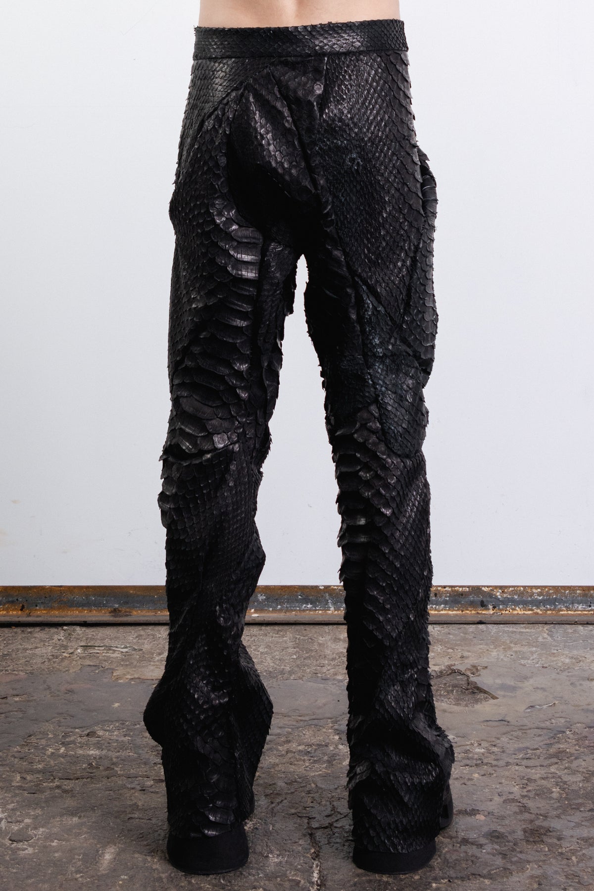 DISTORTION SCULPTURE PANTS