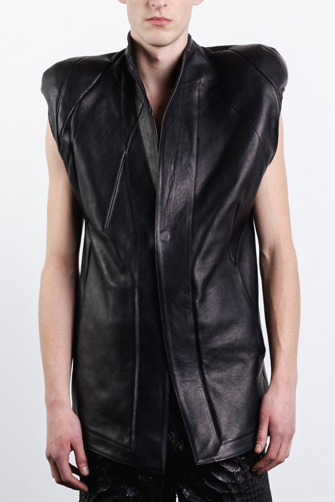DISTORTION POWER SHOULDER SLEEVELESS BLAZER