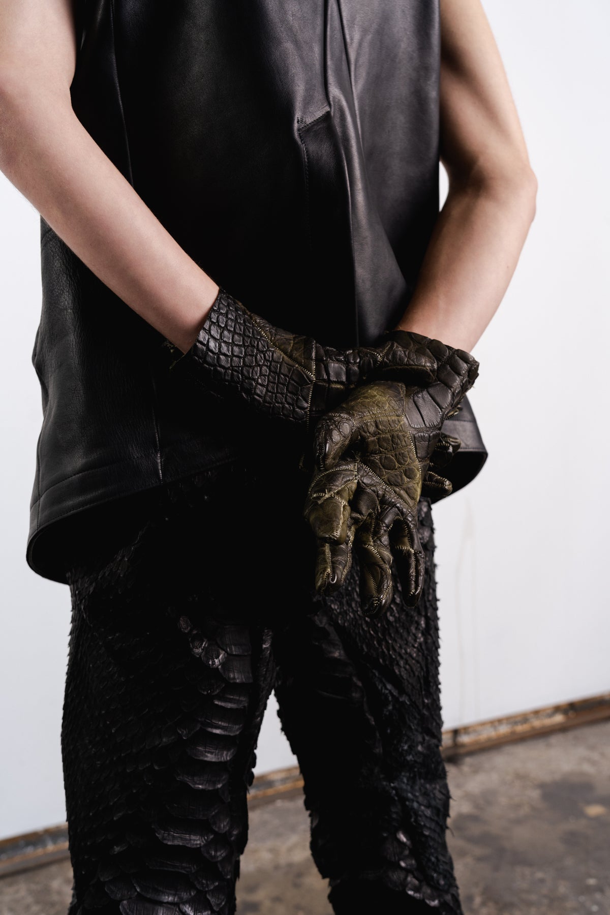 DISTORTION 5 FINGER GLOVES