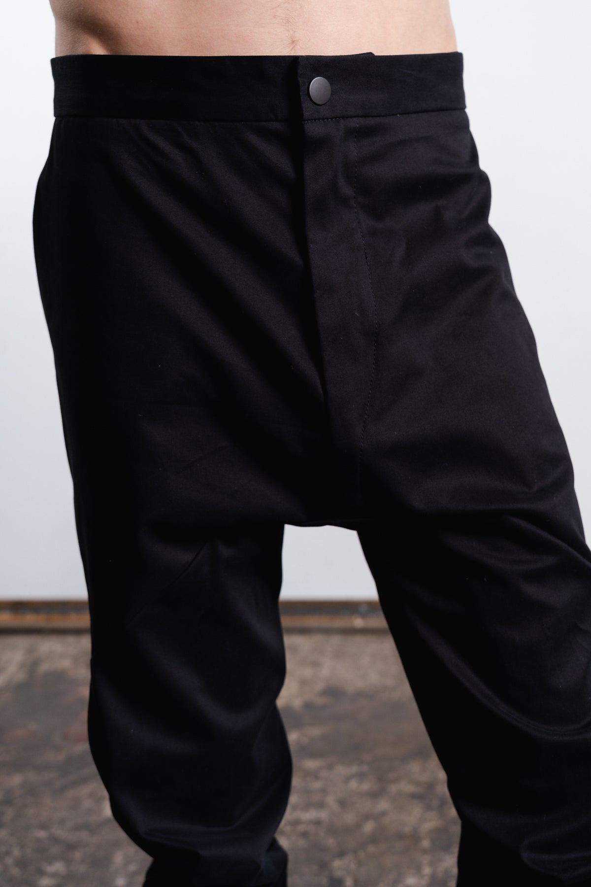 FORCED FITTED LONG PANTS