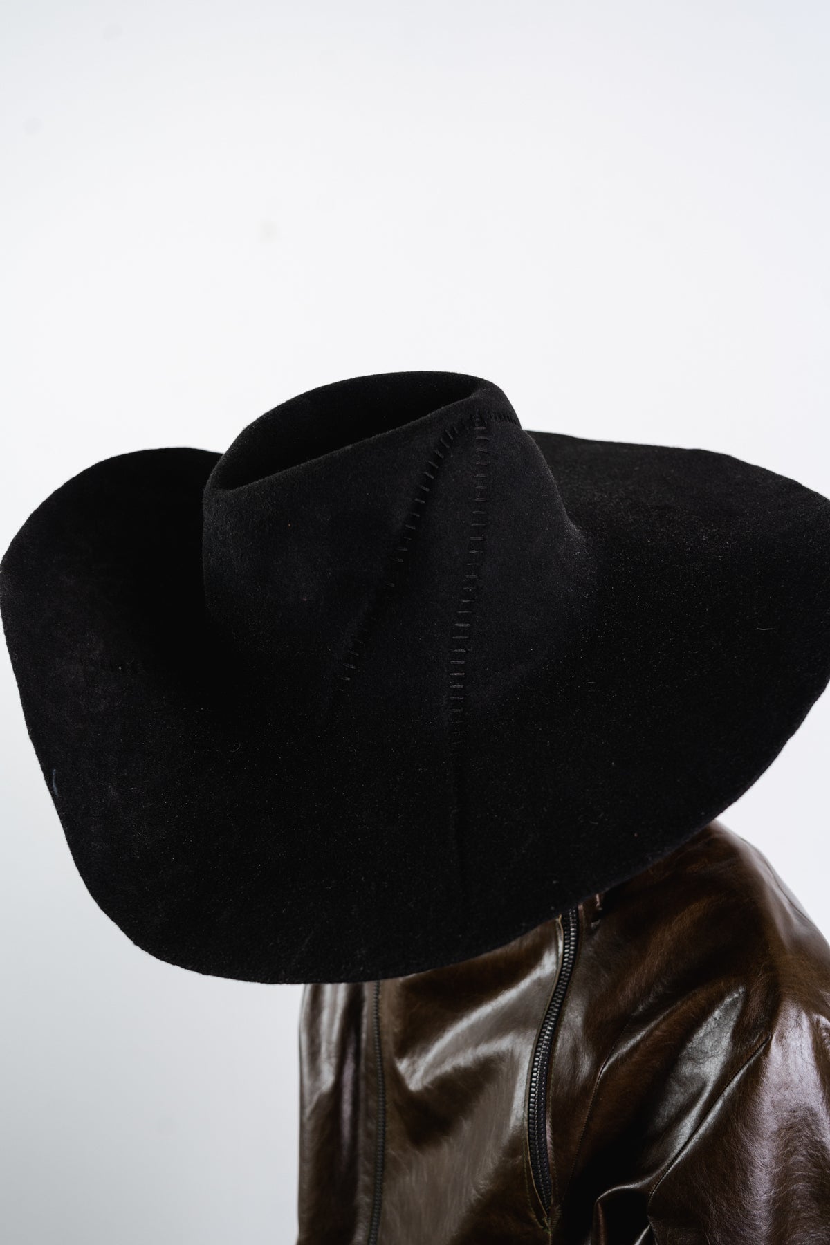 DISTORTION FOLDED SINGLE HAT