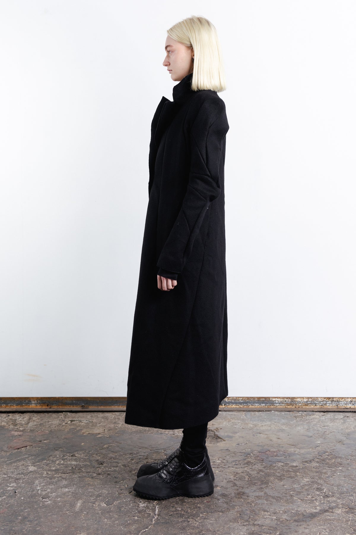 DISTORTION LAPEL COAT
