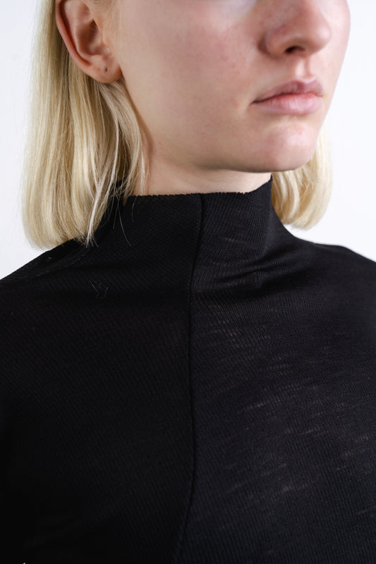 DISTORTION TIGHT TURTLENECK