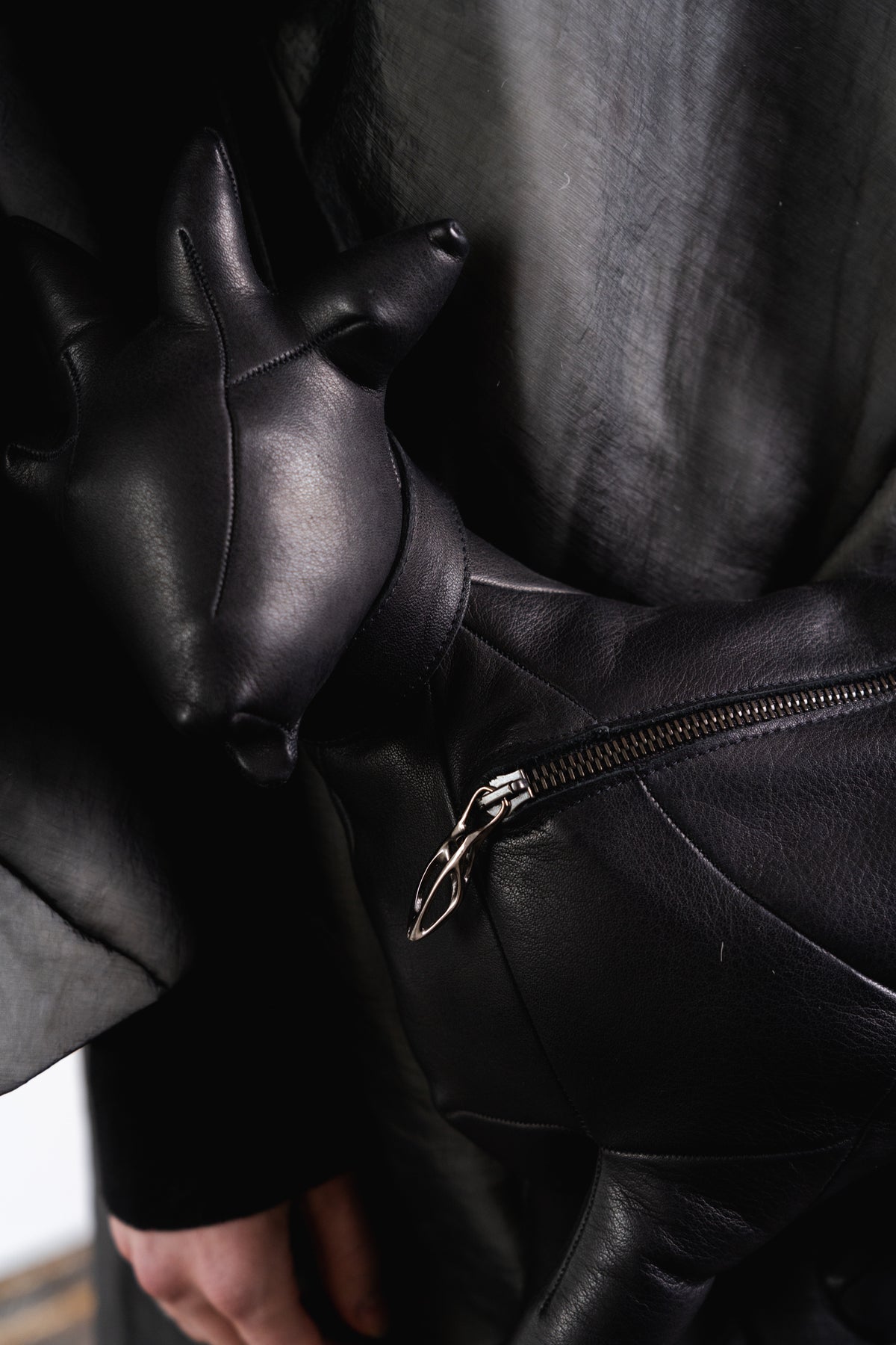 DISTORTION GOAT BAG