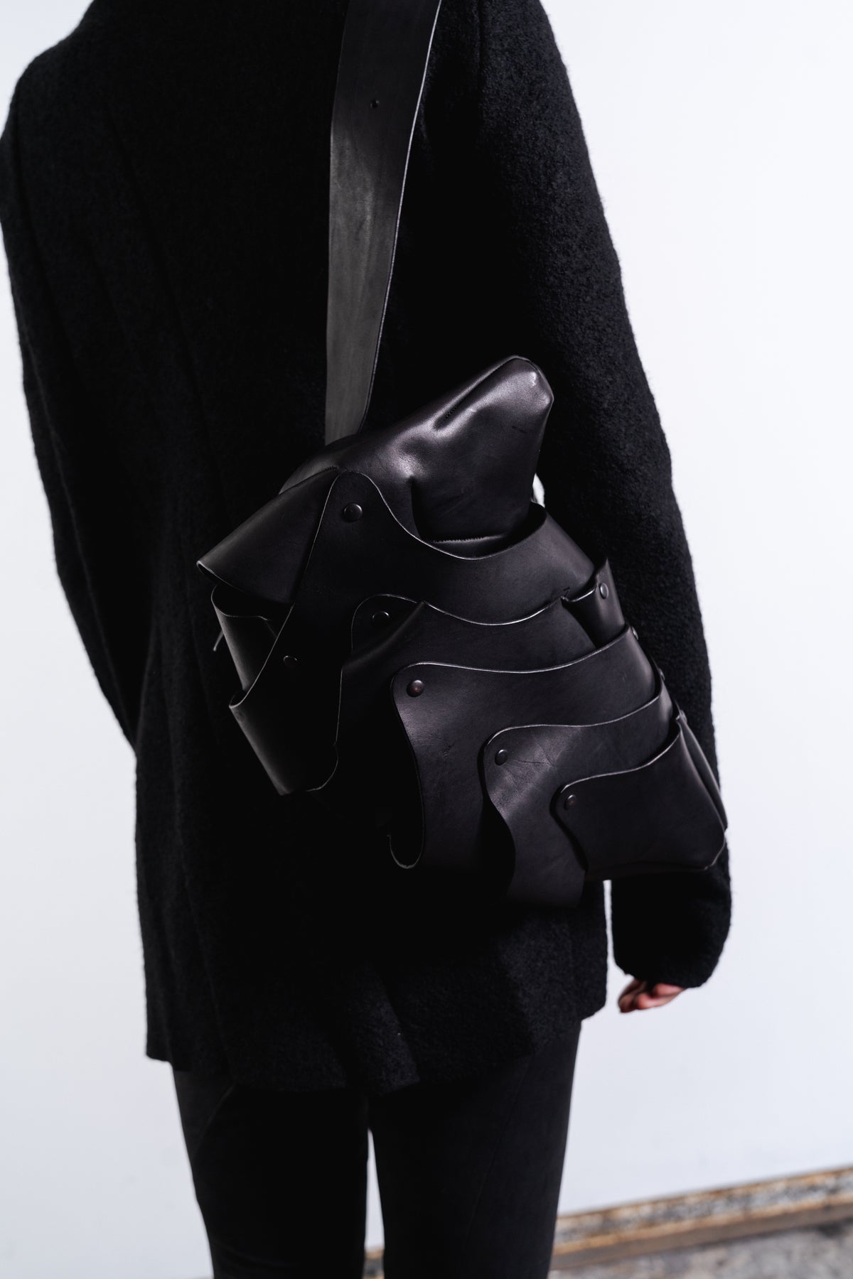 DISTORTION RIVETS BAG
