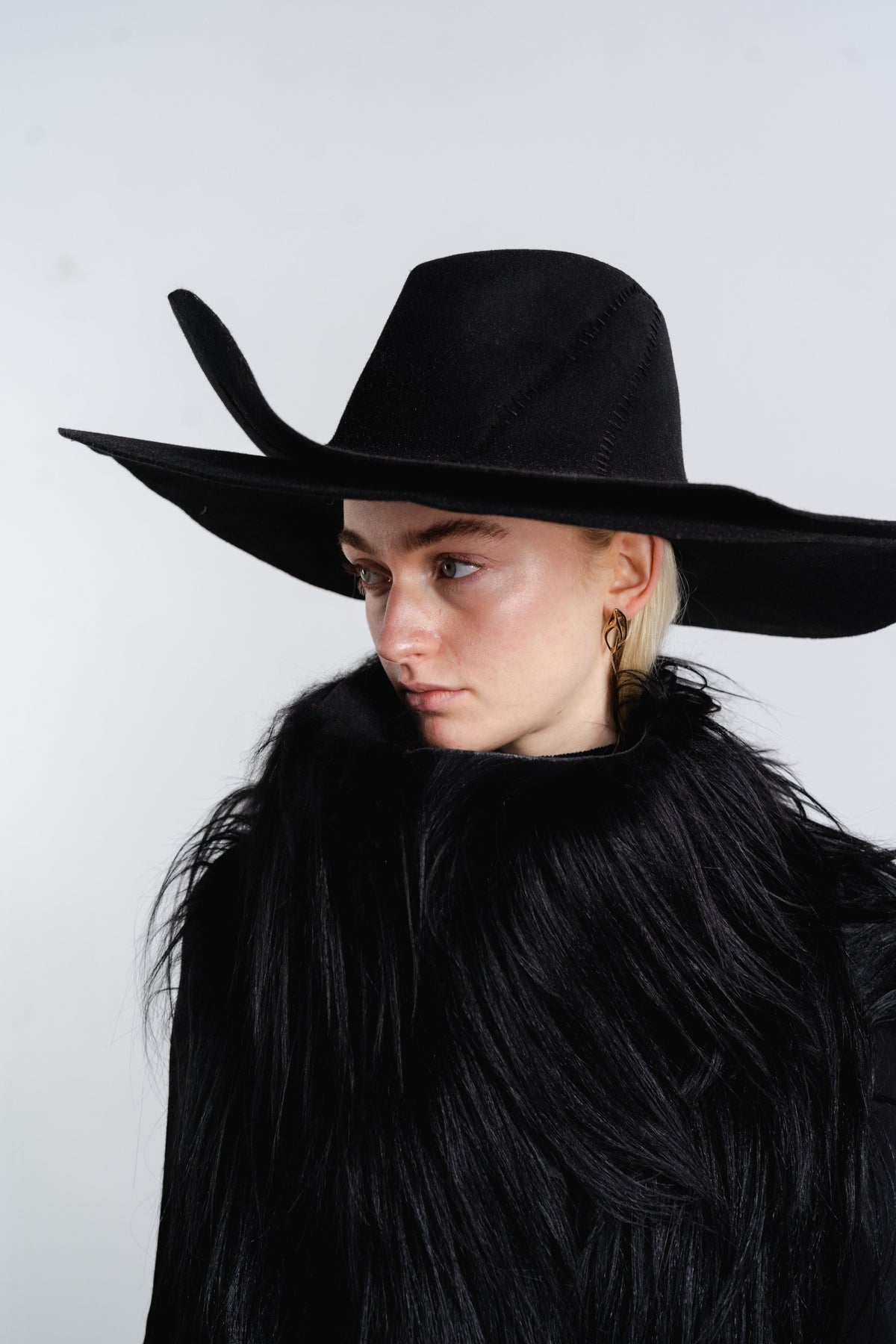 DISTORTION DOUBLE HAT