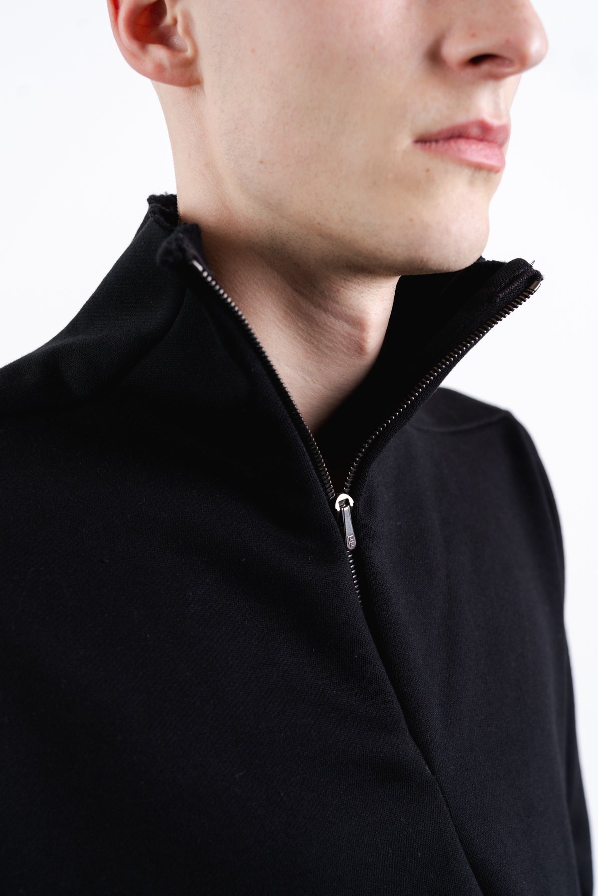 DISTORTION HALF ZIP SWEATER