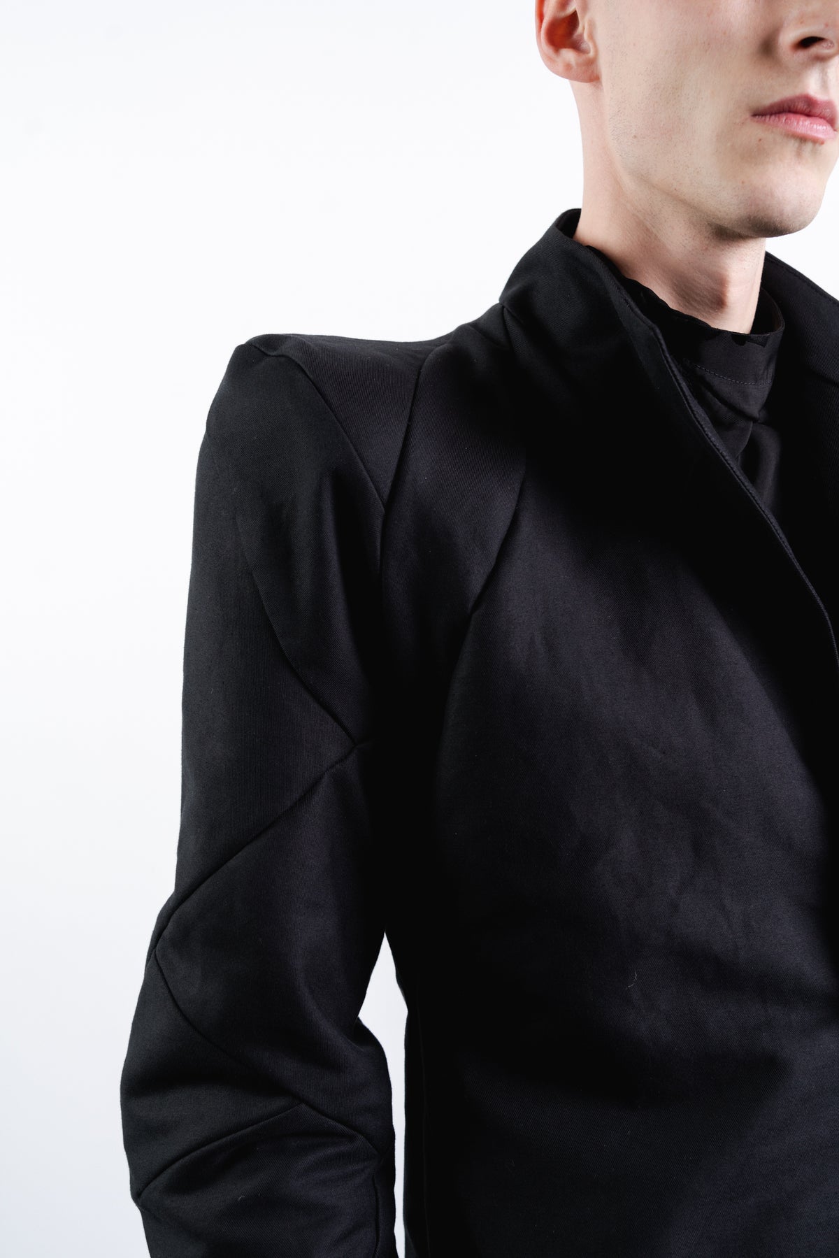 DISTORTION POWER SHOULDER LONG BLAZER