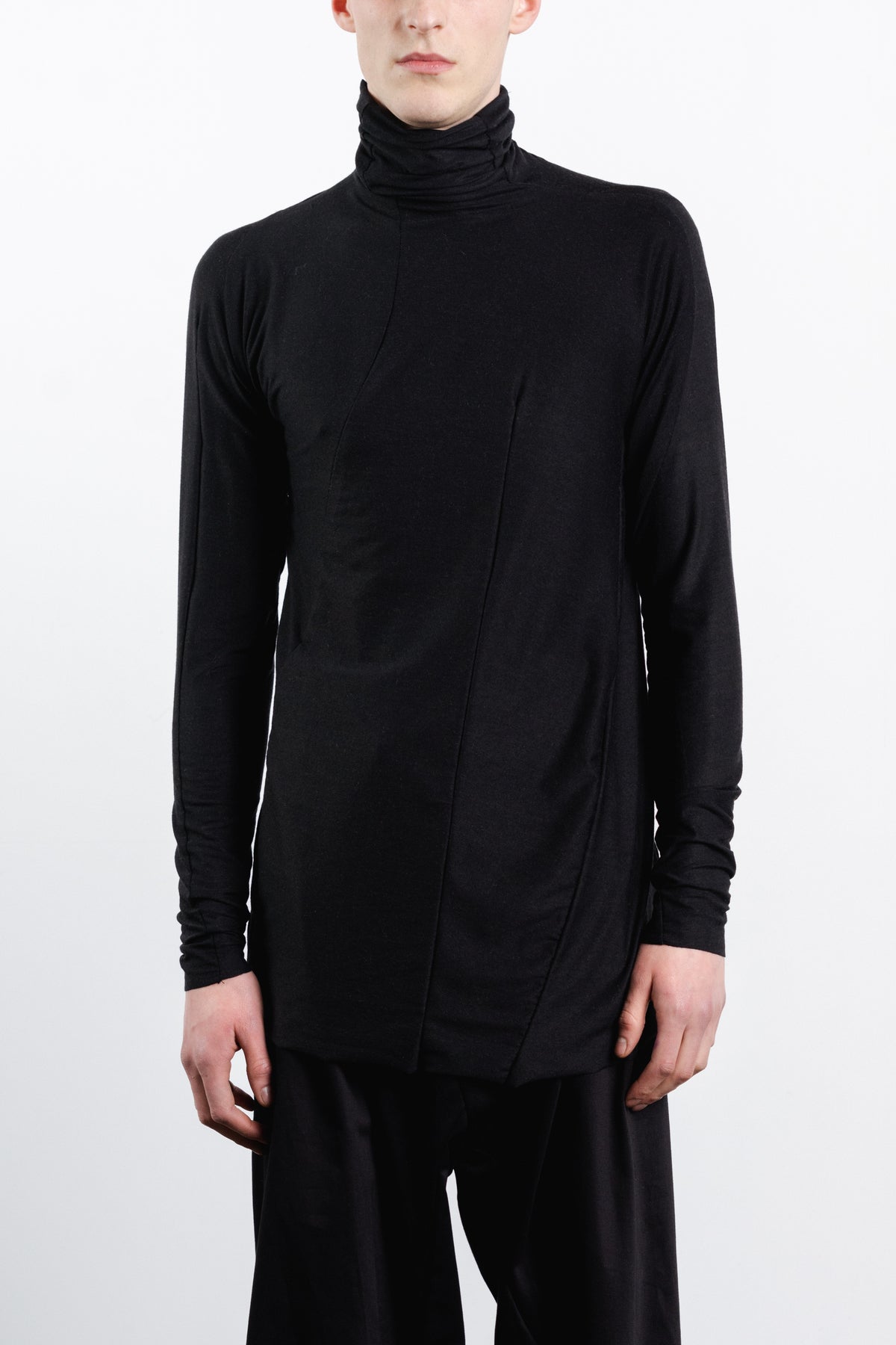 DISTORTION TIGHT TURTLENECK
