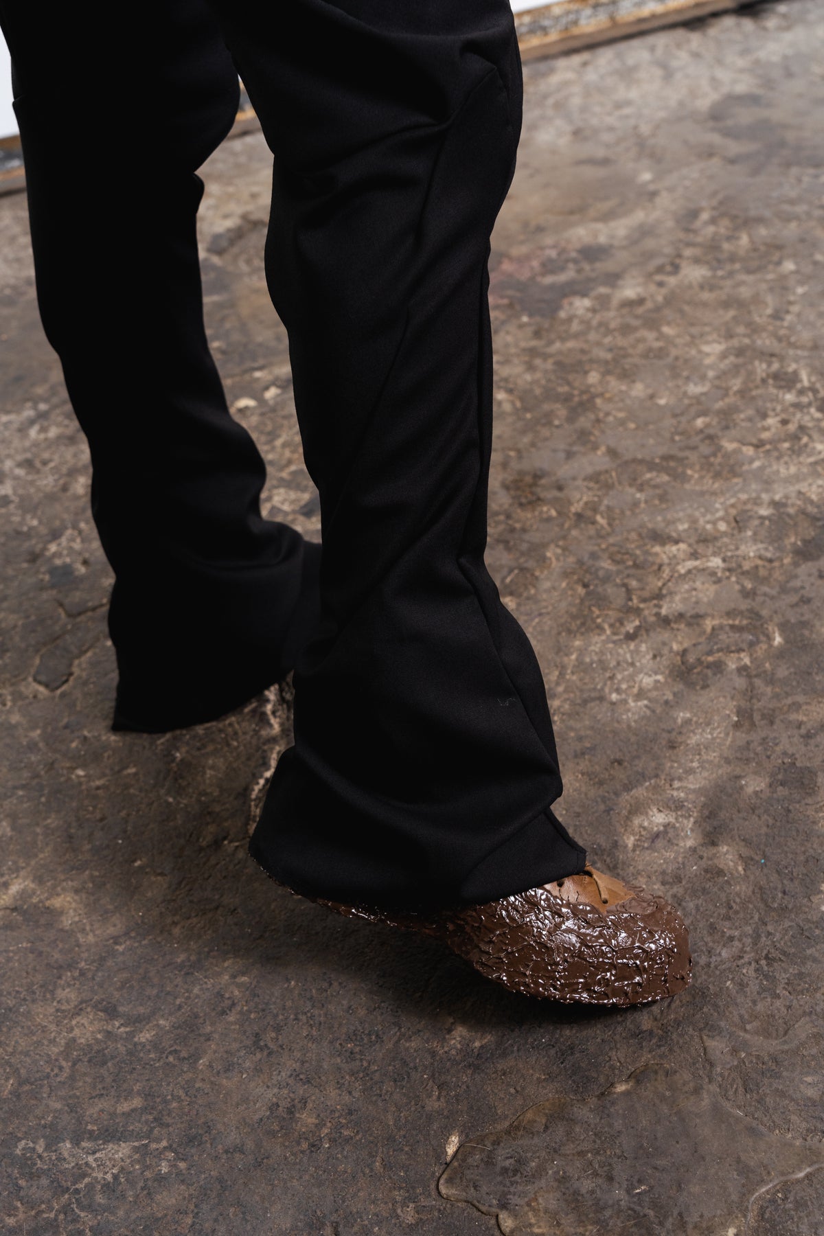 DISTORTION SCULPTURE PANTS
