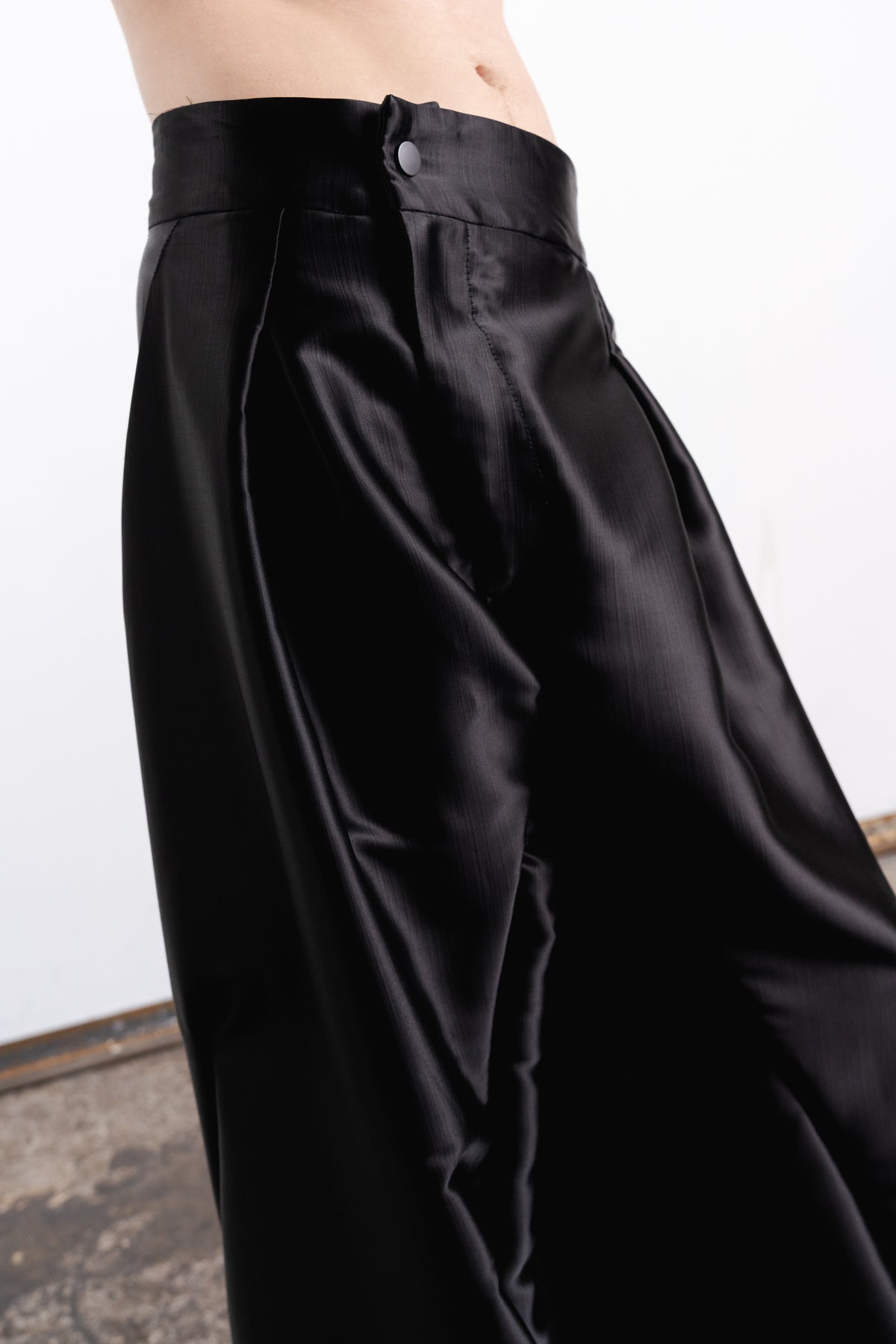 DISTORTION HIGH WAIST FOLD PANTS