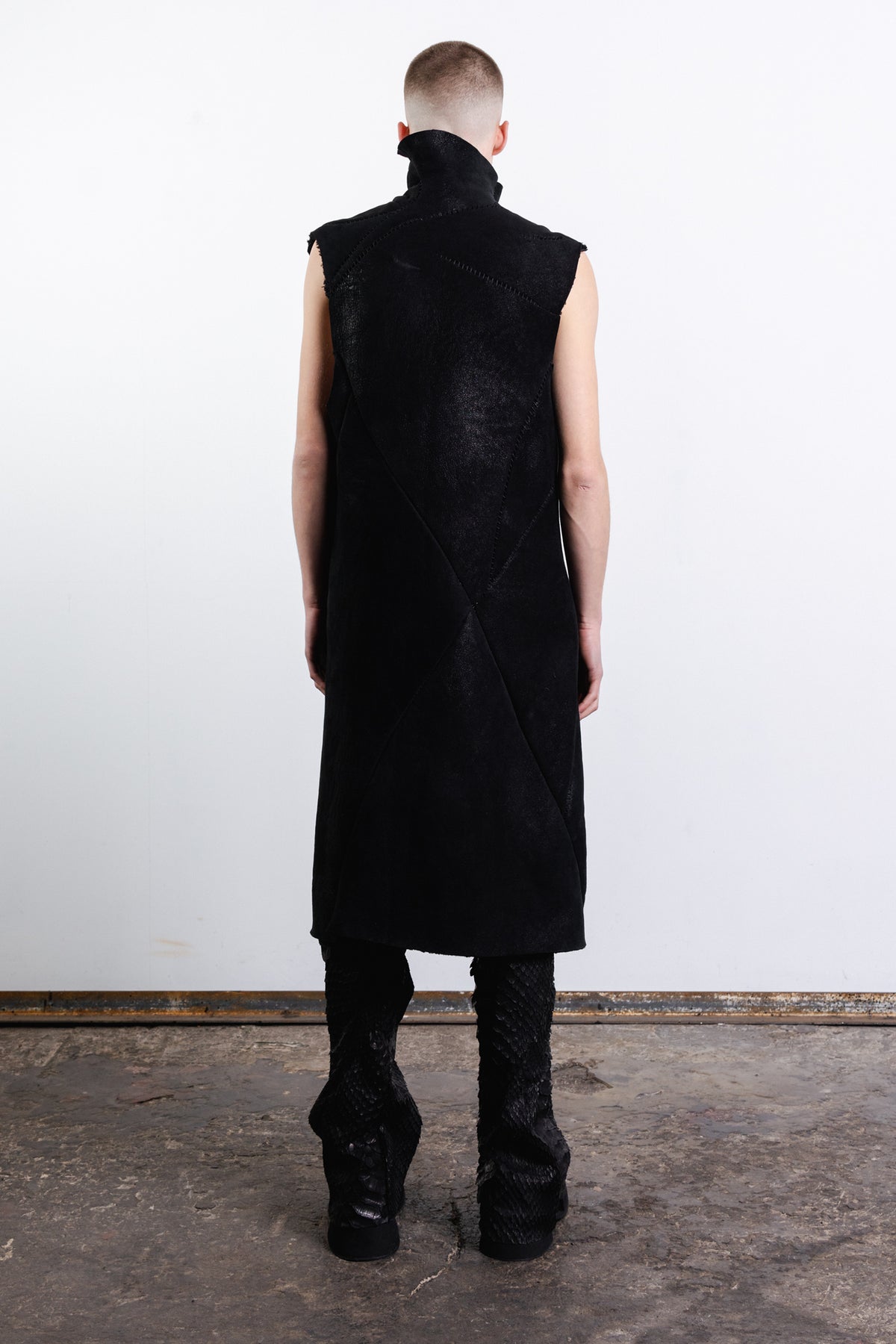 DISTORTION TRENCH COAT VEST