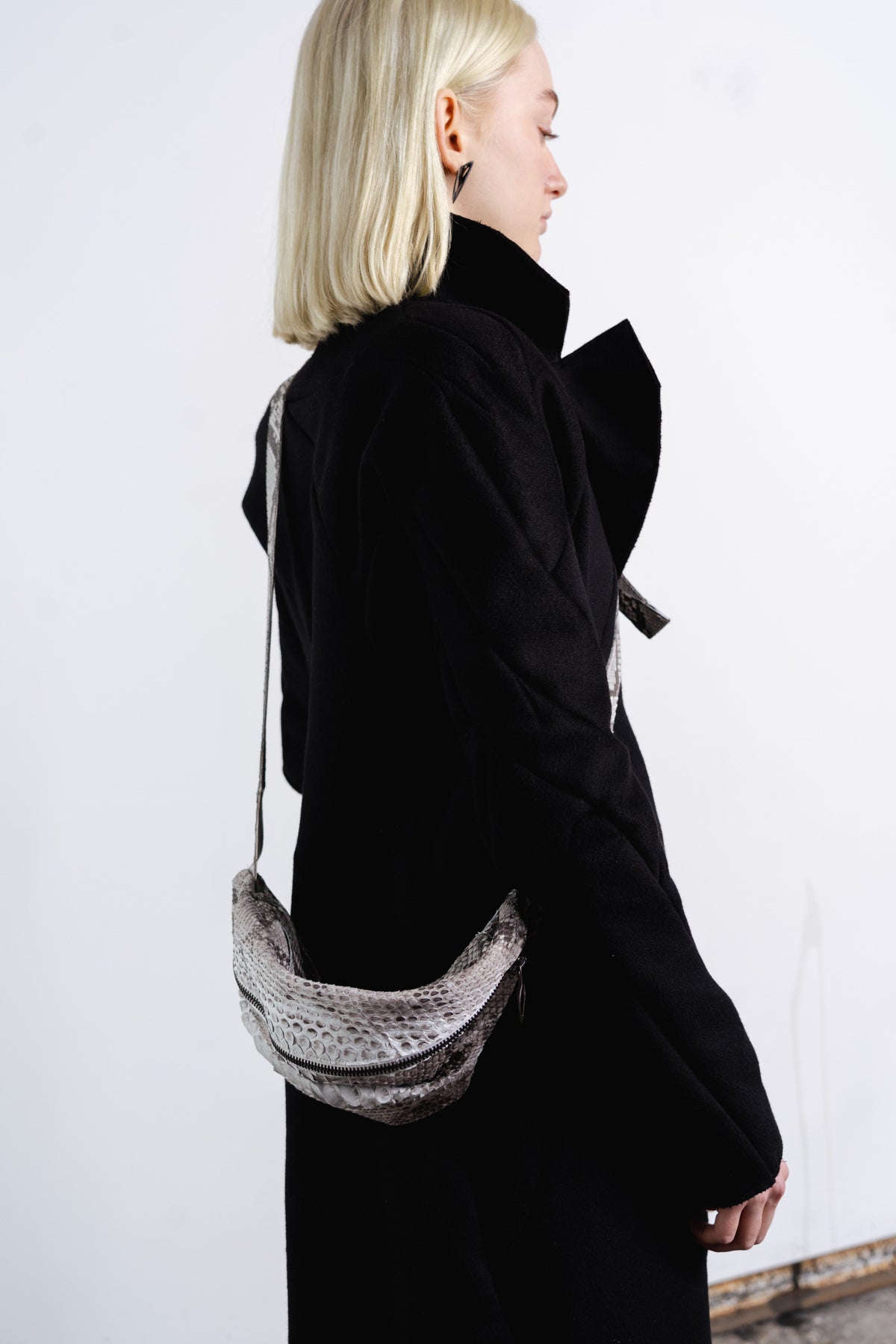 DISTORTION BUMBAG MEDIUM