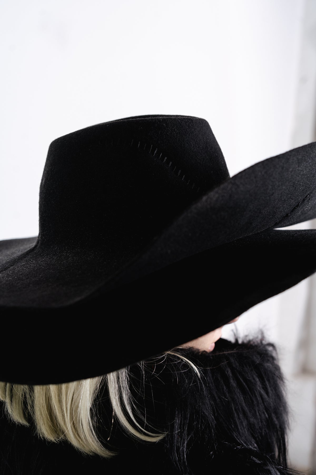DISTORTION DOUBLE HAT