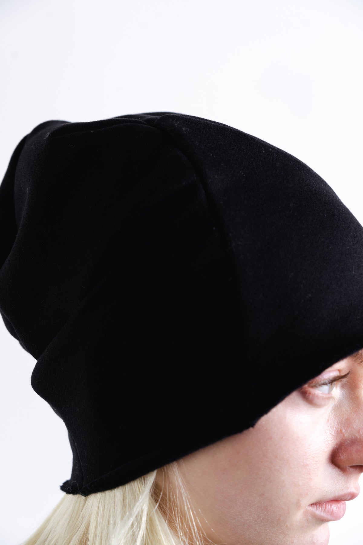 DISTORTION BEANIE