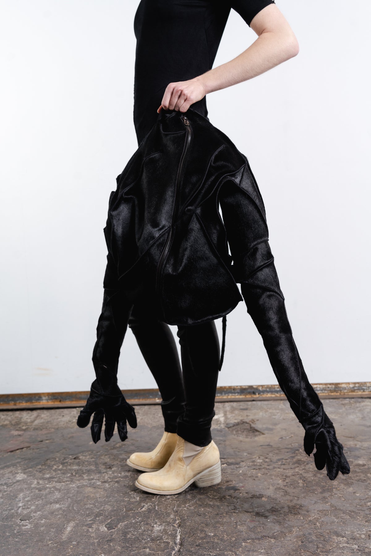 DISTORTION TORSO BAG
