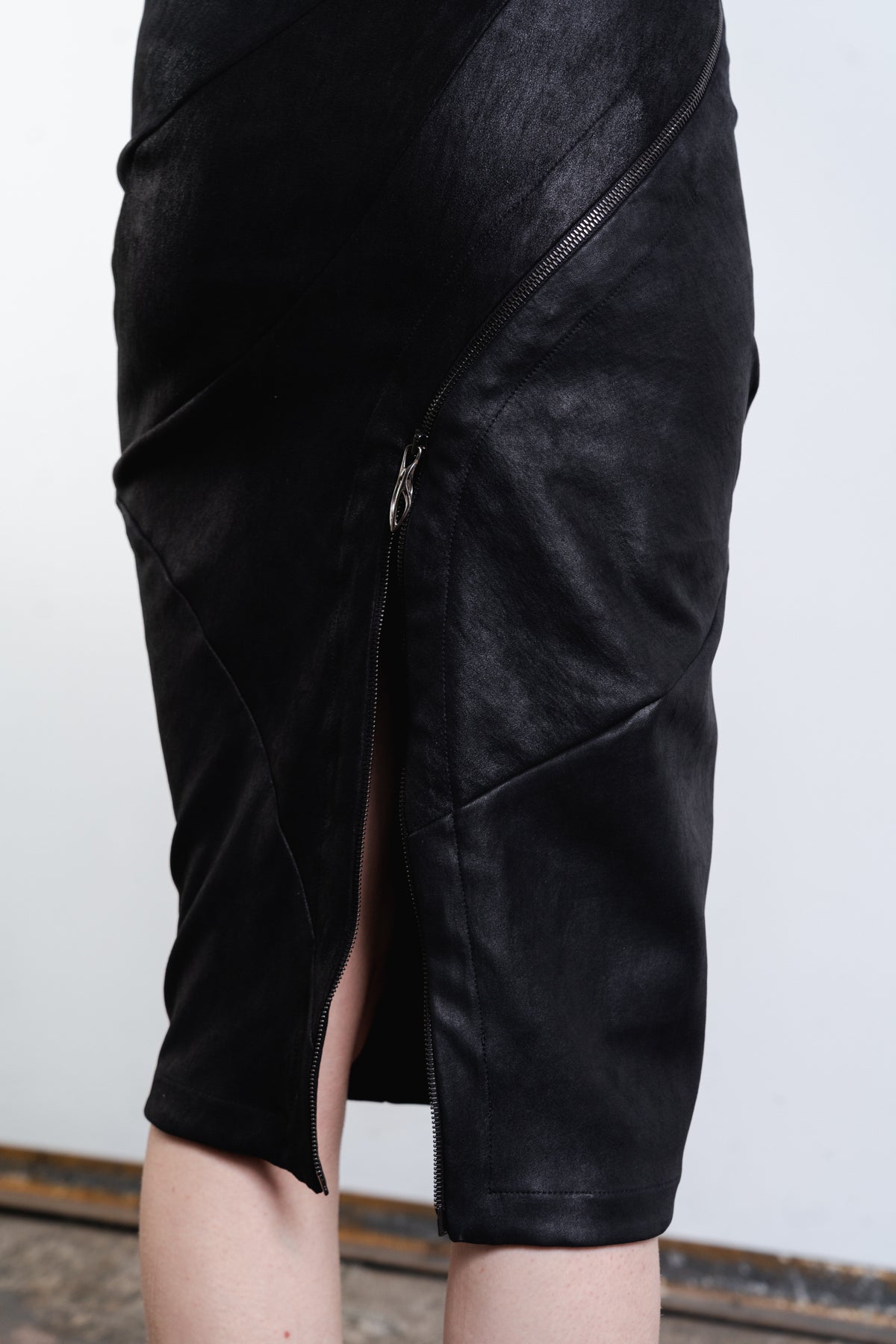 DISTORTION MIDI SKIRT