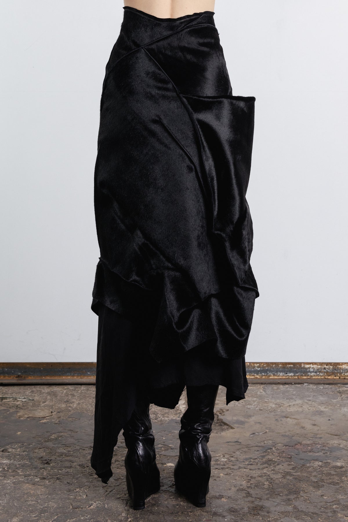 DISTORTION KNEE SKIRT