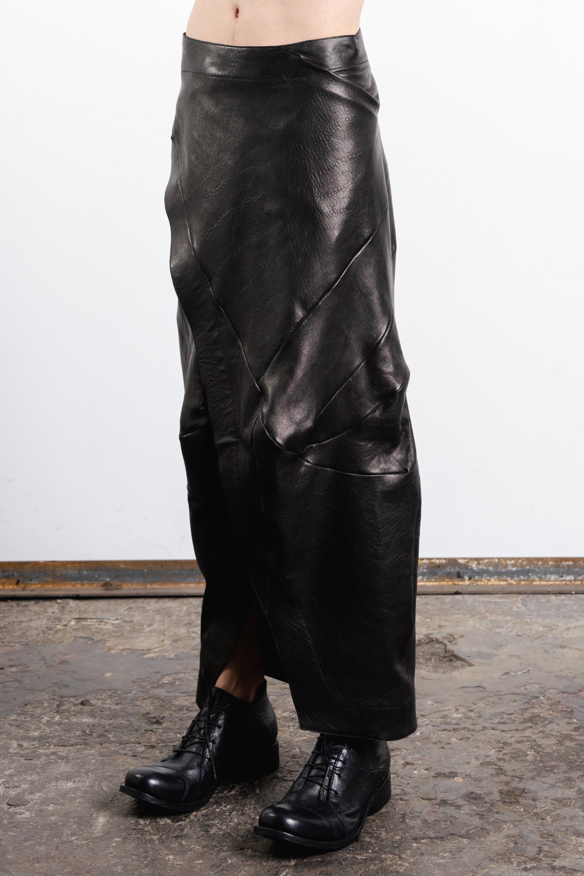 DISTORTION ELONGATED KILT