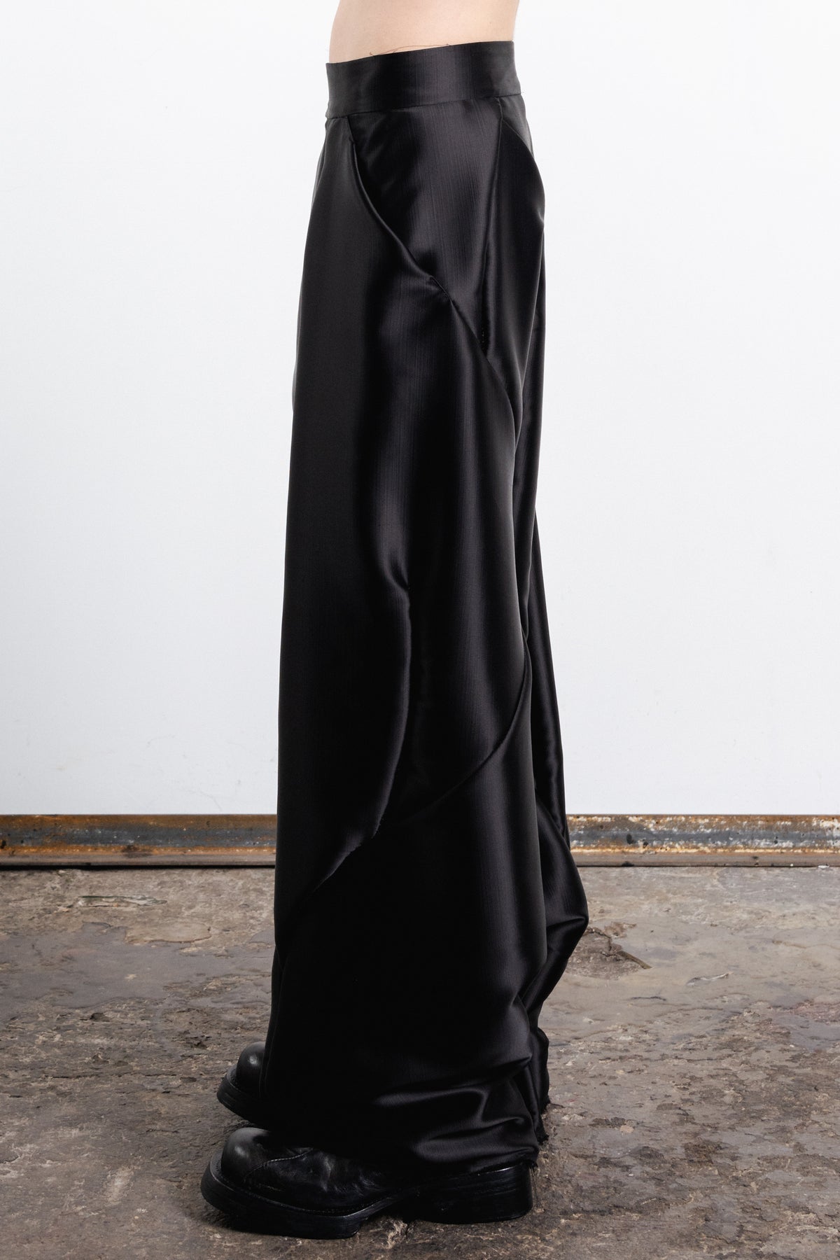 DISTORTION HIGH WAIST FOLD PANTS