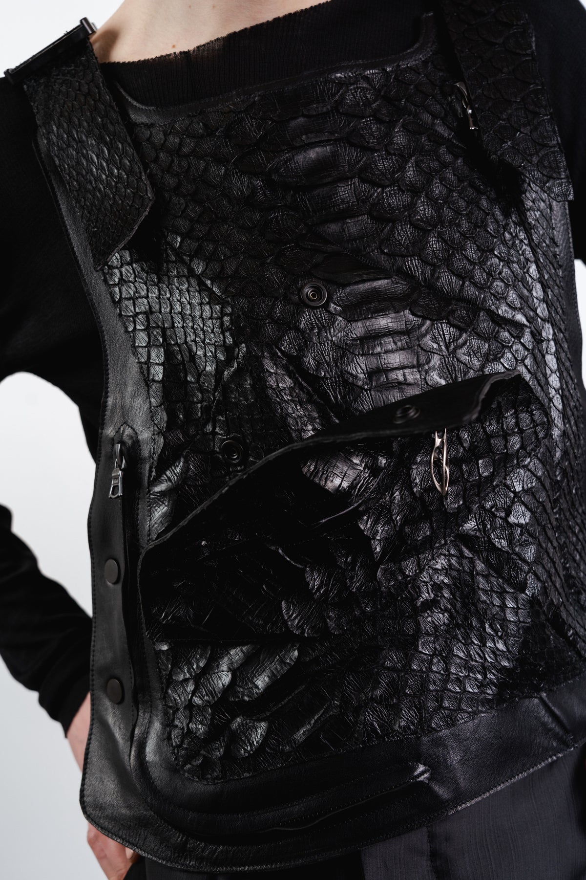 DISTORTION BULLET PROOF VEST