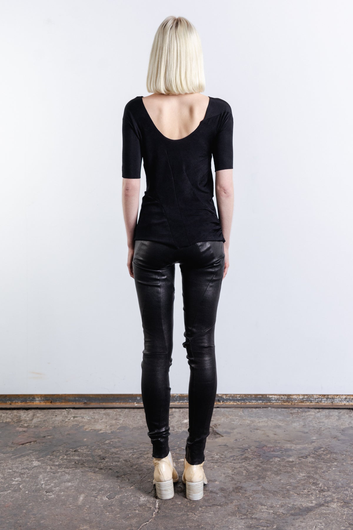 DISTORTION LOW BACK T-SHIRT