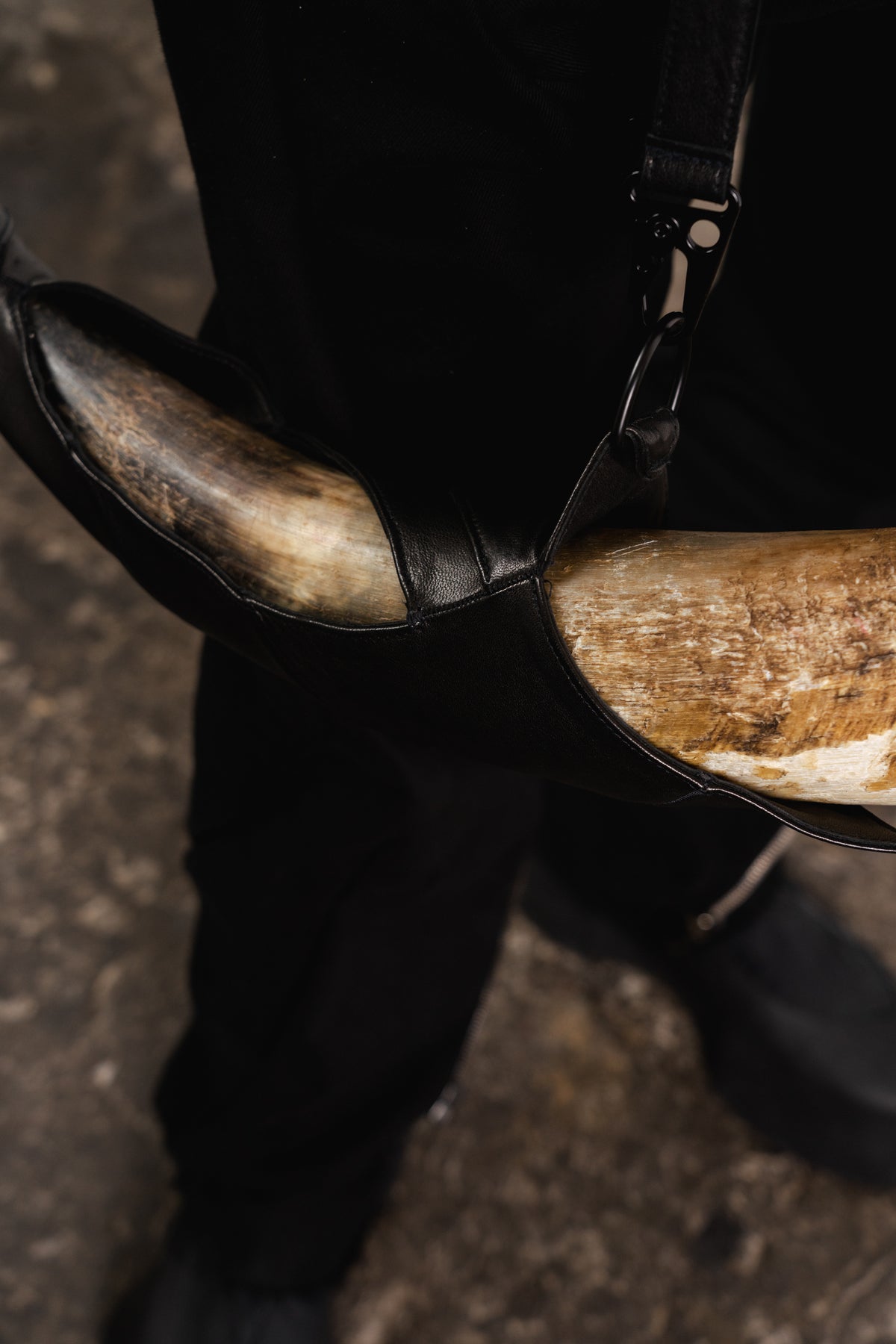 DISTORTION HORN FLASK