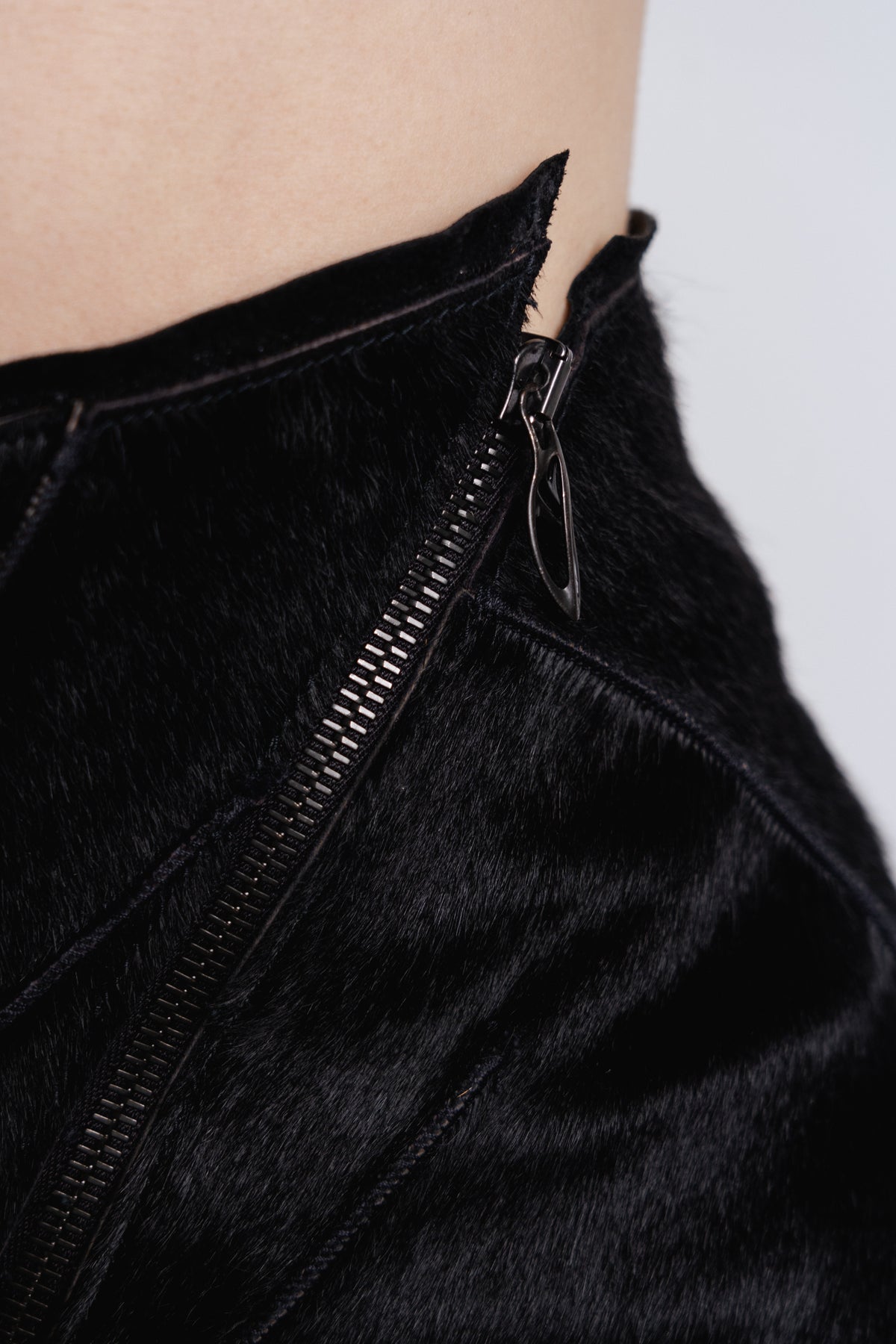 DISTORTION KNEE SKIRT