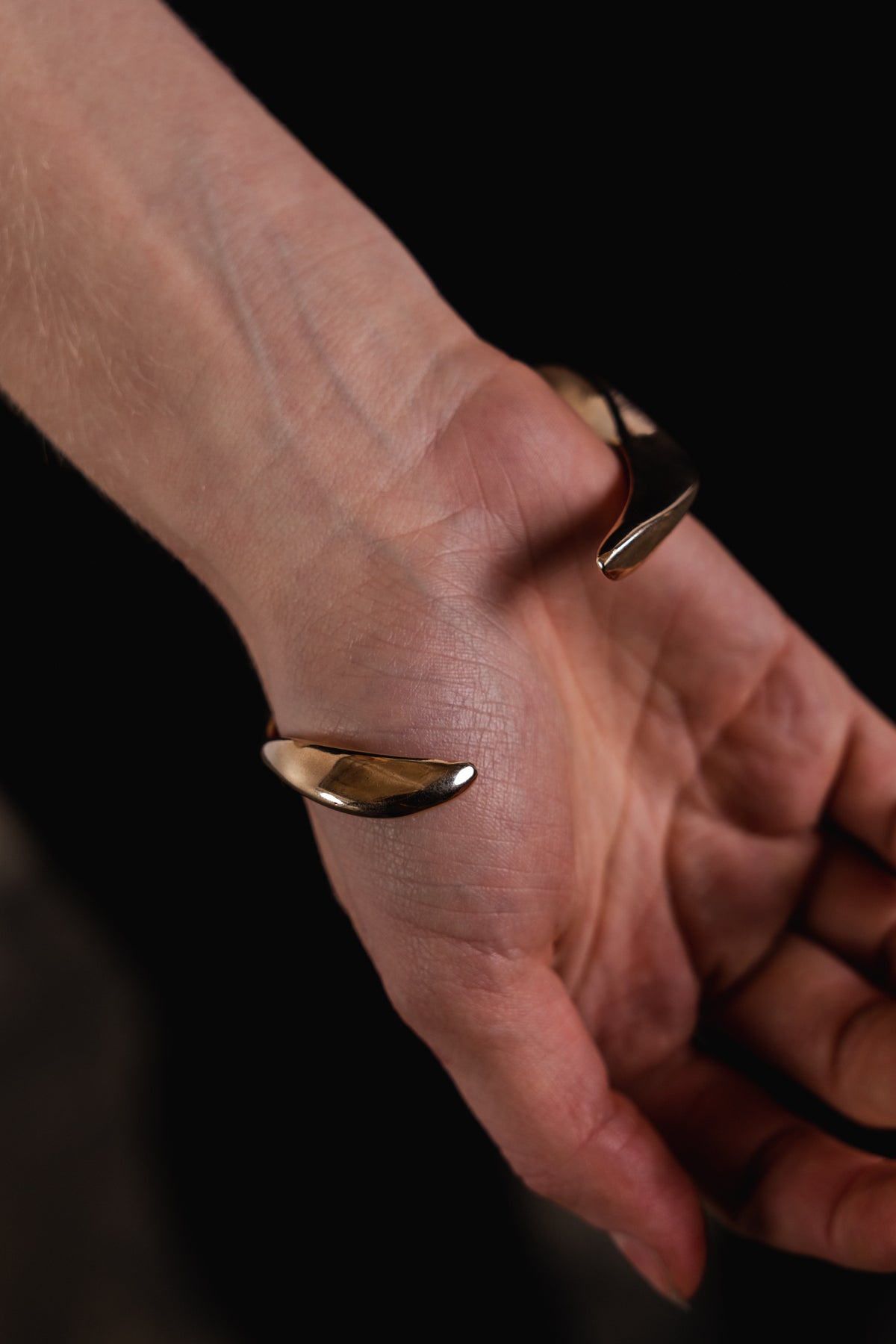 LIQUID CUFF BRONZE