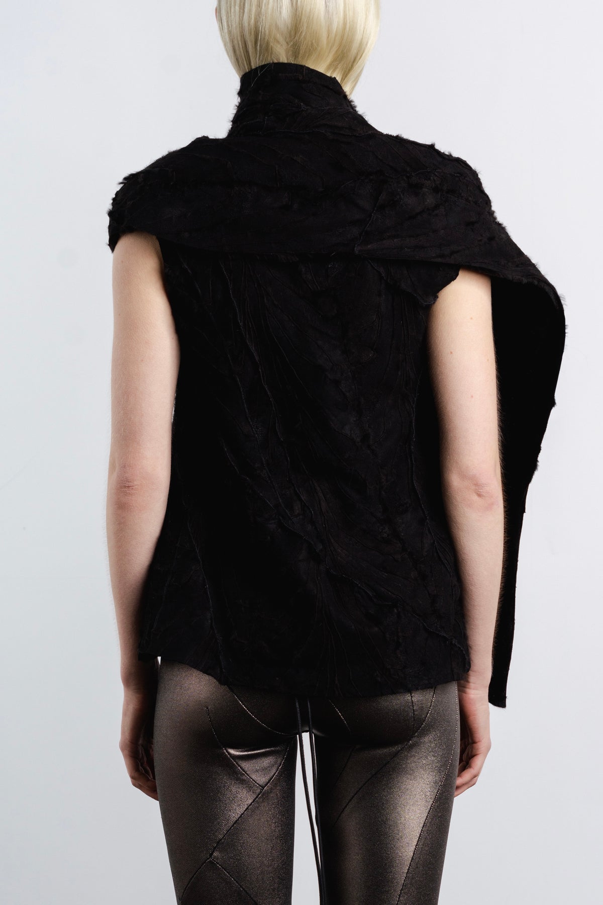 DISTORTION SCARF VEST