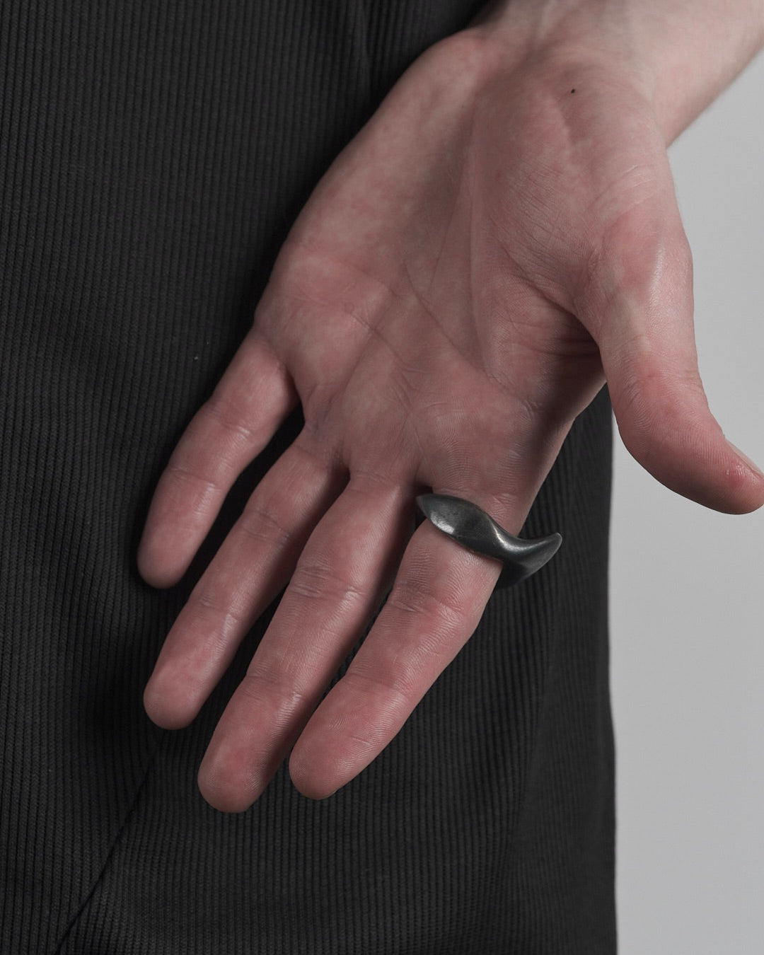 LIQUID RING 2 – Ring, LEON EMANUEL BLANCK