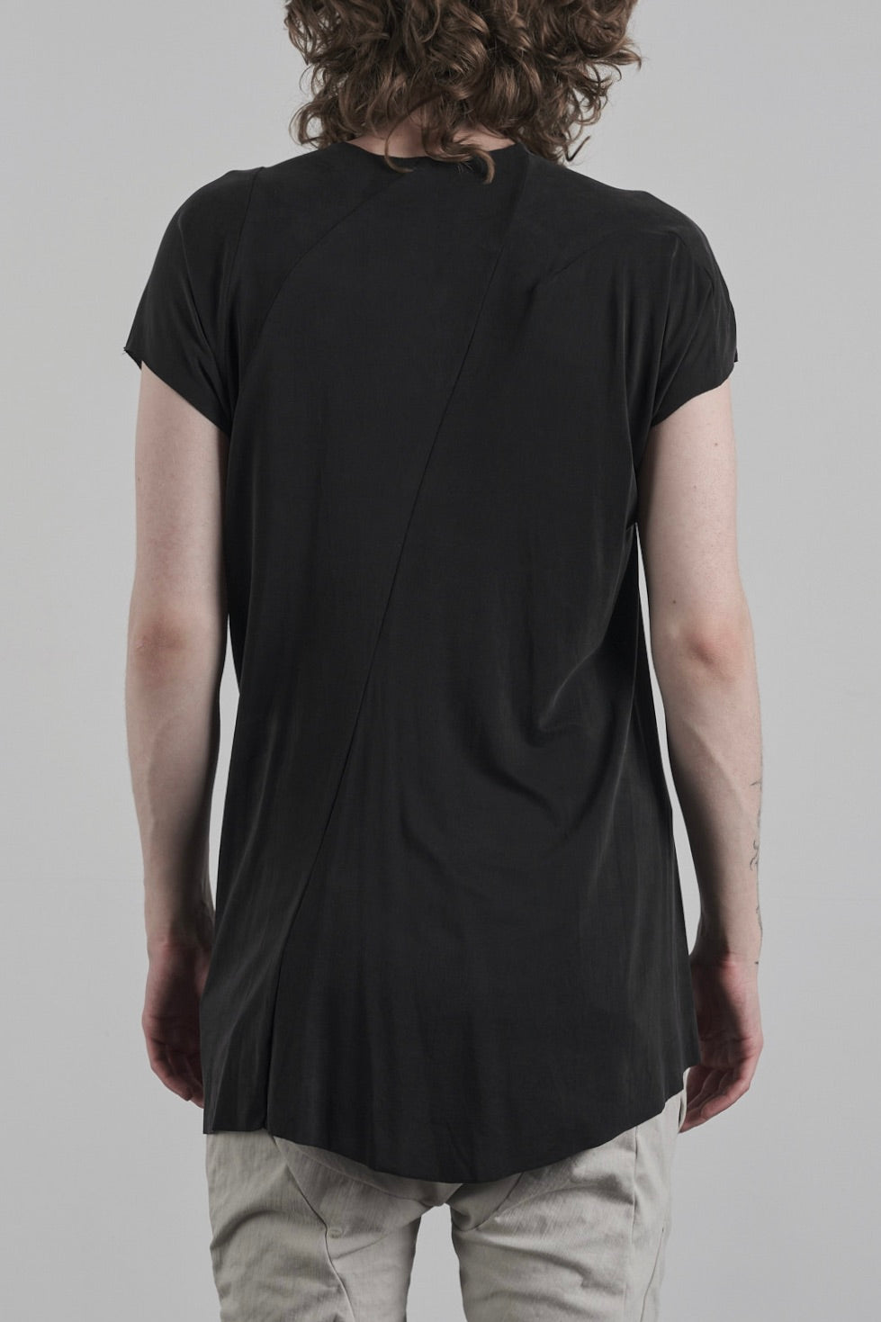 DISTORTION CAP SLEEVE T-SHIRT – T-Shirt, LEON EMANUEL BLANCK