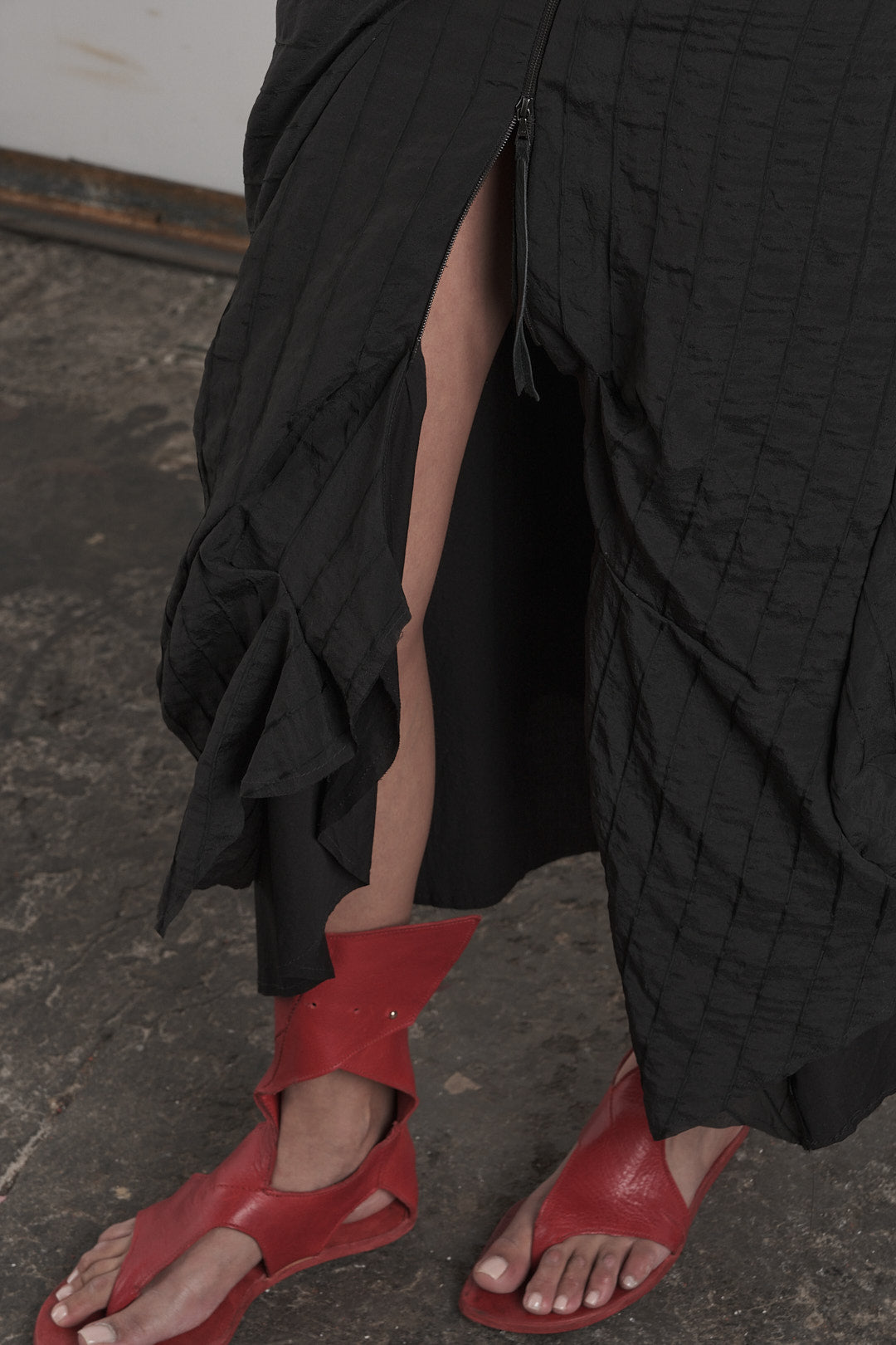 DISTORTION KNEE SKIRT – Skirt, LEON EMANUEL BLANCK