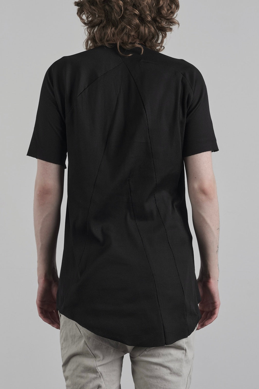 DISTORTION CURVED T-SHIRT – T-Shirt, LEON EMANUEL BLANCK