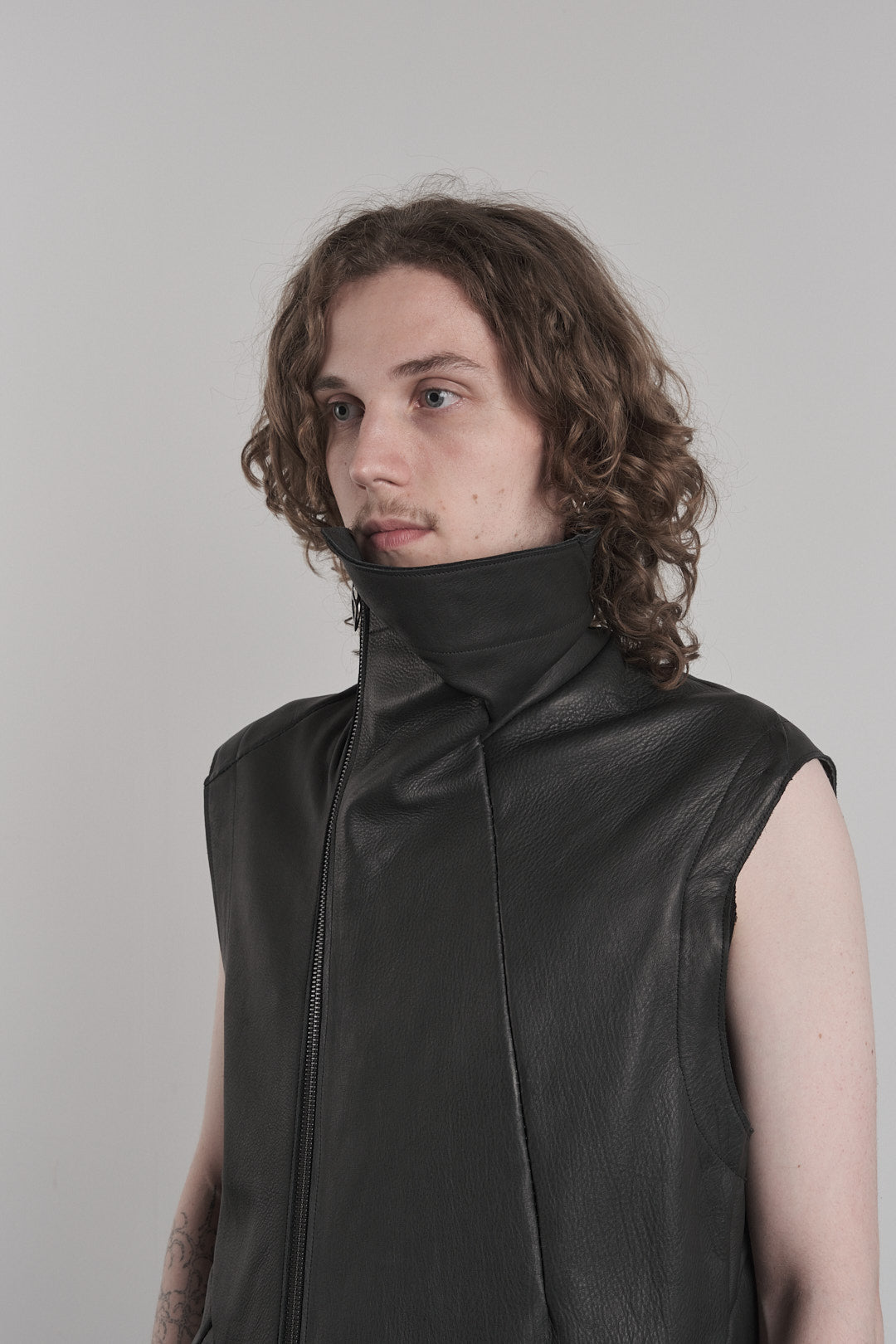 DISTORTION TRENCH VEST – Vest, LEON EMANUEL BLANCK