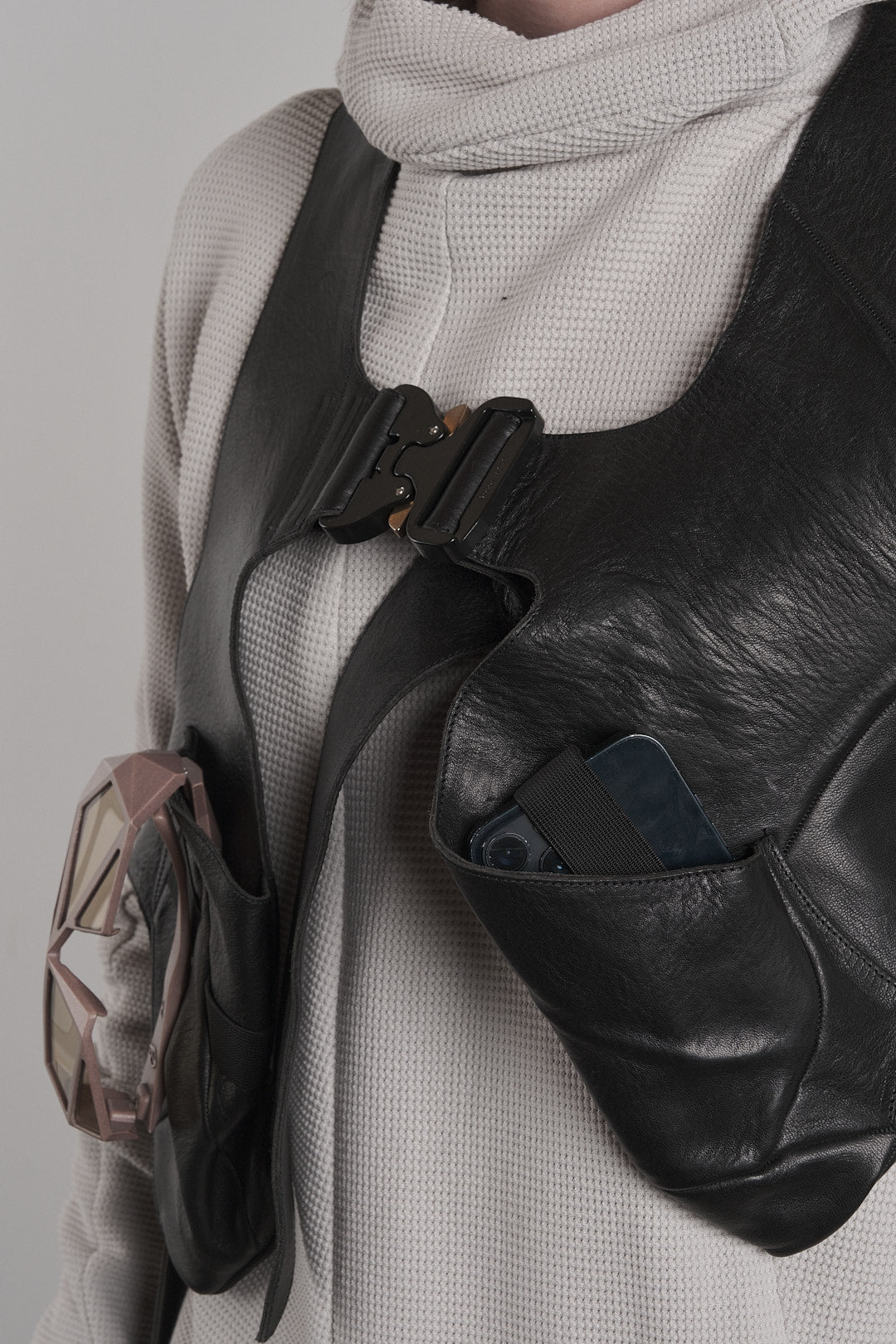 DISTORTION HOLSTER SYSTEM – Holster, LEON EMANUEL BLANCK