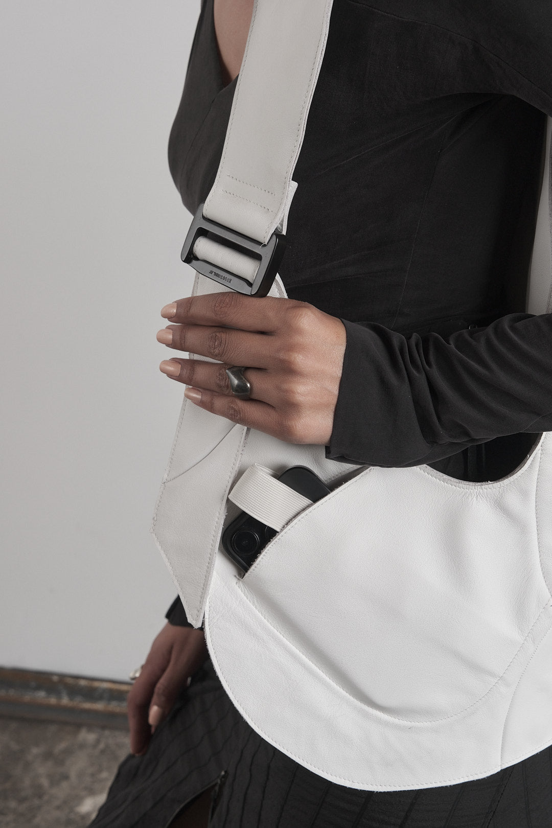 DISTORTION PREGNANT EGG BAG – Bag, LEON EMANUEL BLANCK